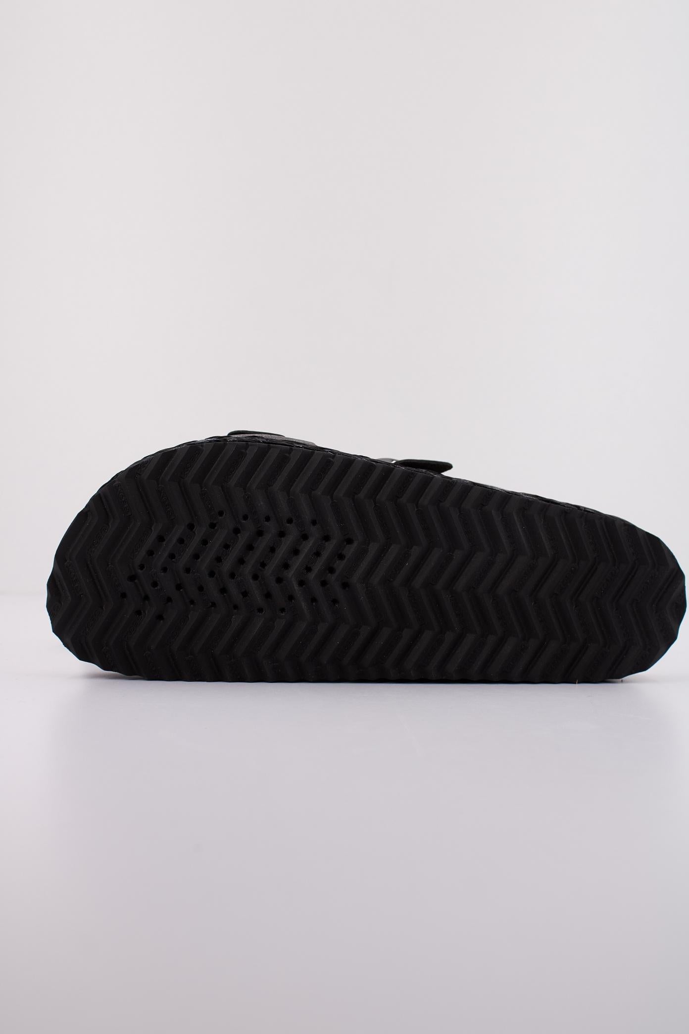GEOX D NEW BRIONIA HIGH en color NEGRO (5)