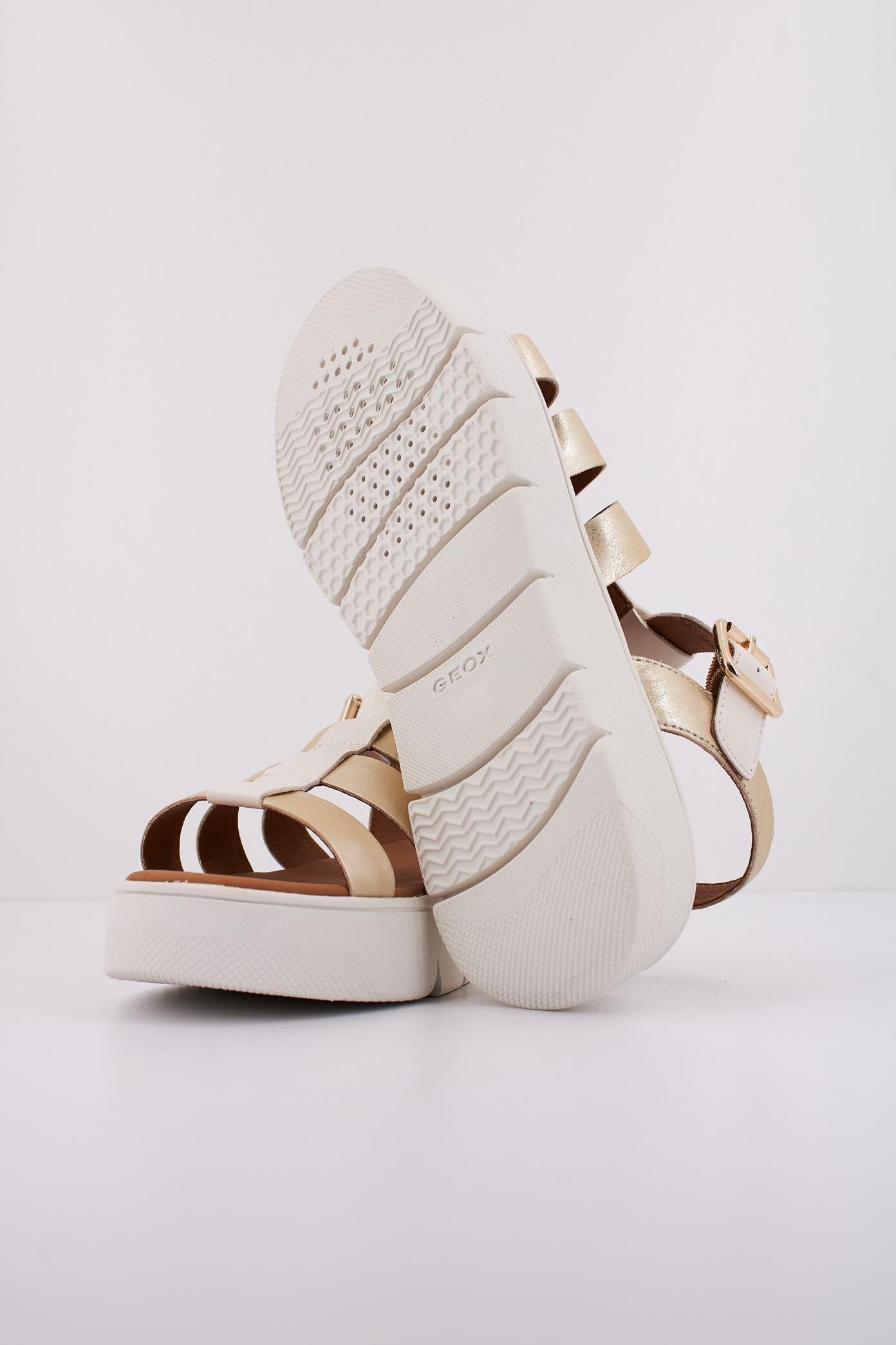 GEOX D DANDRA en color ORO (5)