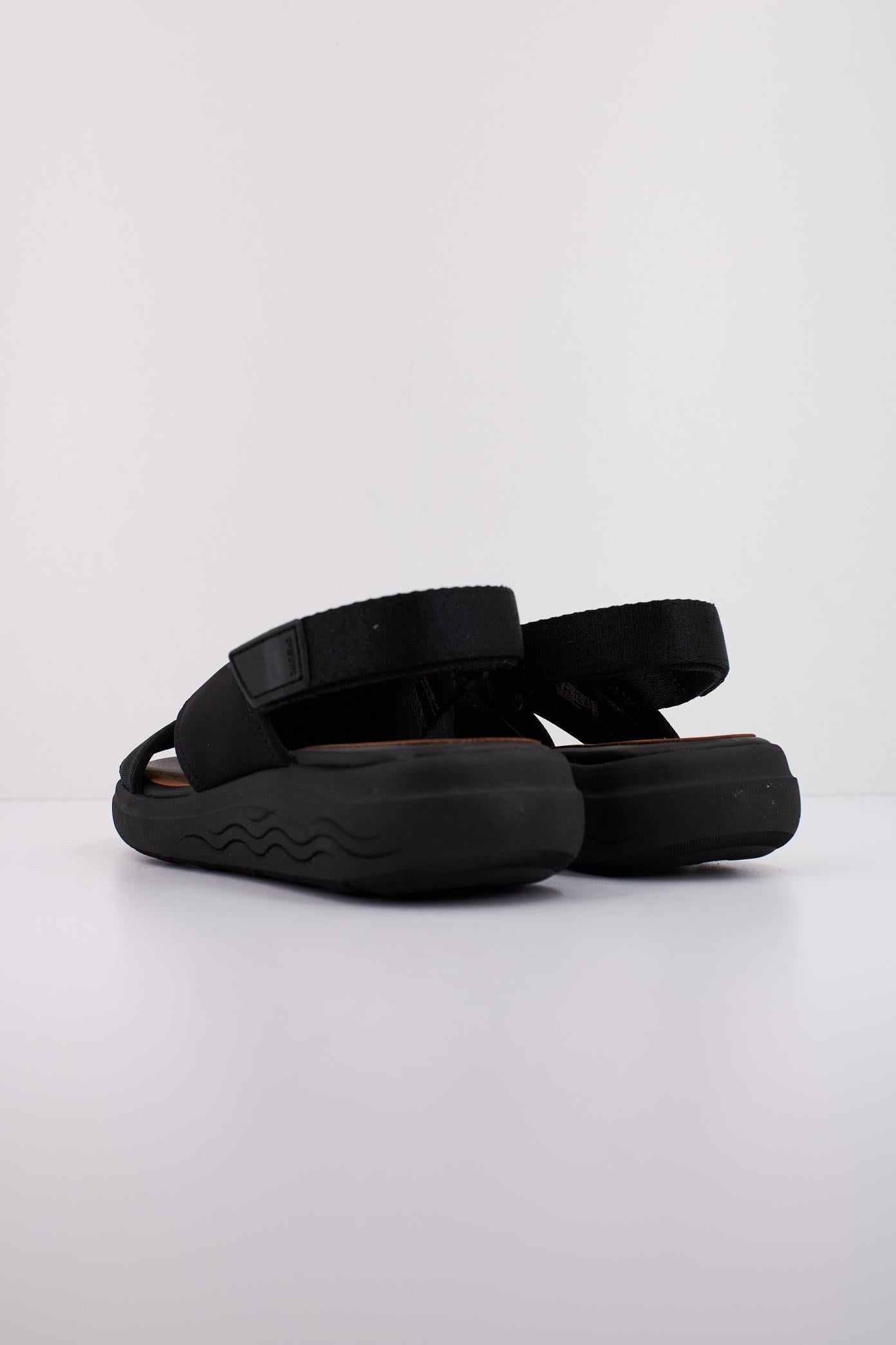 GEOX D SPHERICA EC en color NEGRO (4)