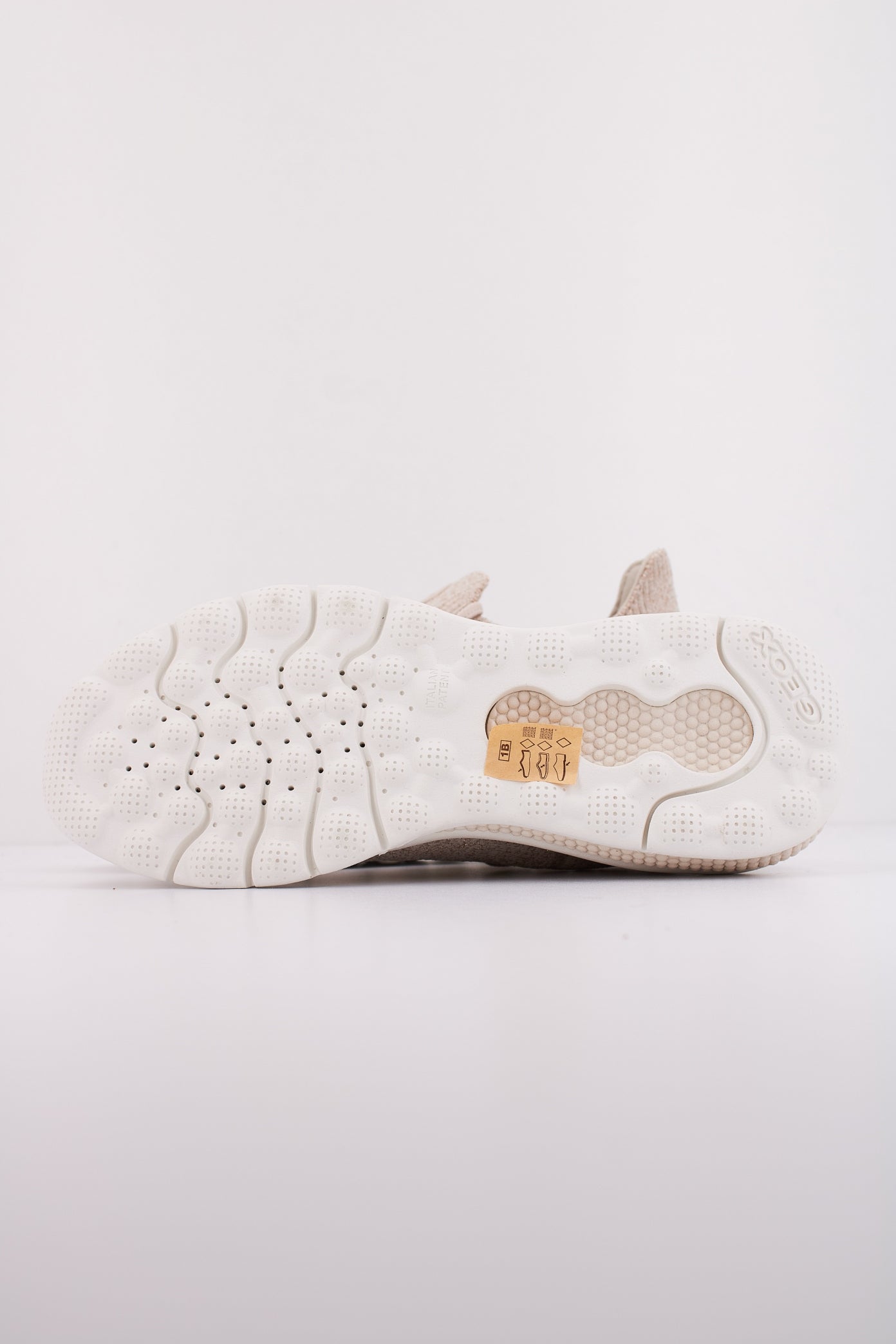 GEOX D SPHERICA ACTIF en color ORO (5)