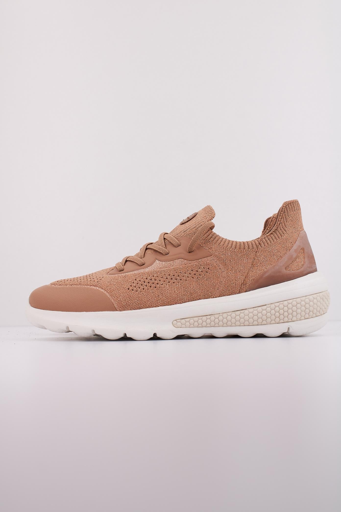GEOX D SPHERICA ACTIF en color BRONCE (1)