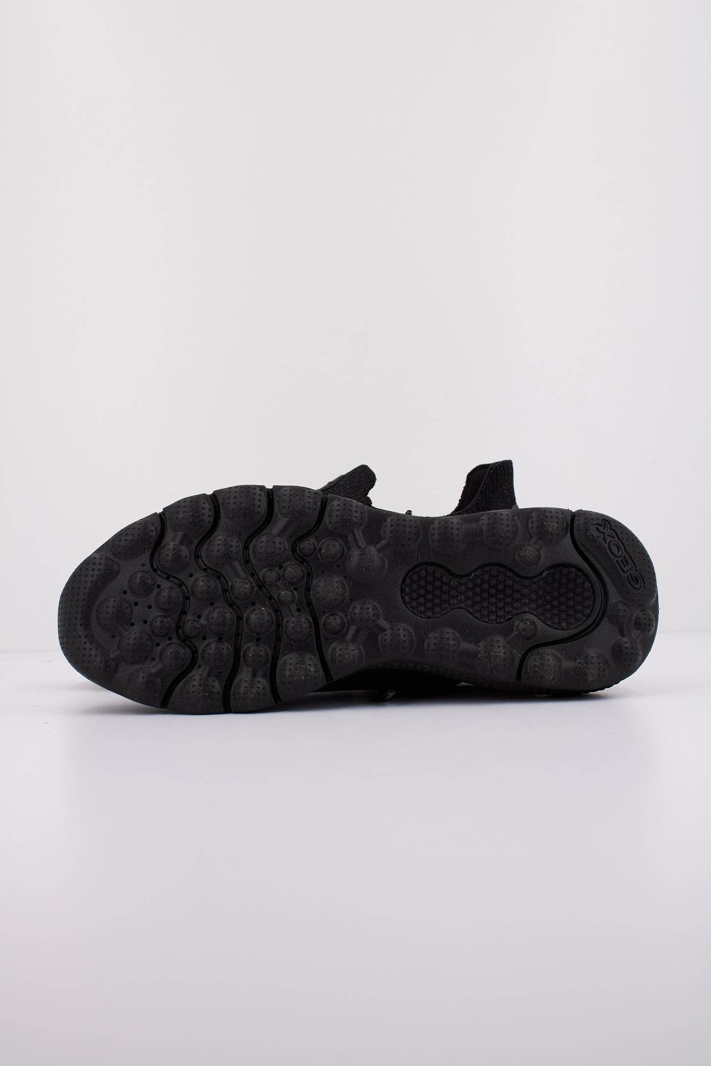GEOX D SPHERICA ACTIF en color NEGRO (5)