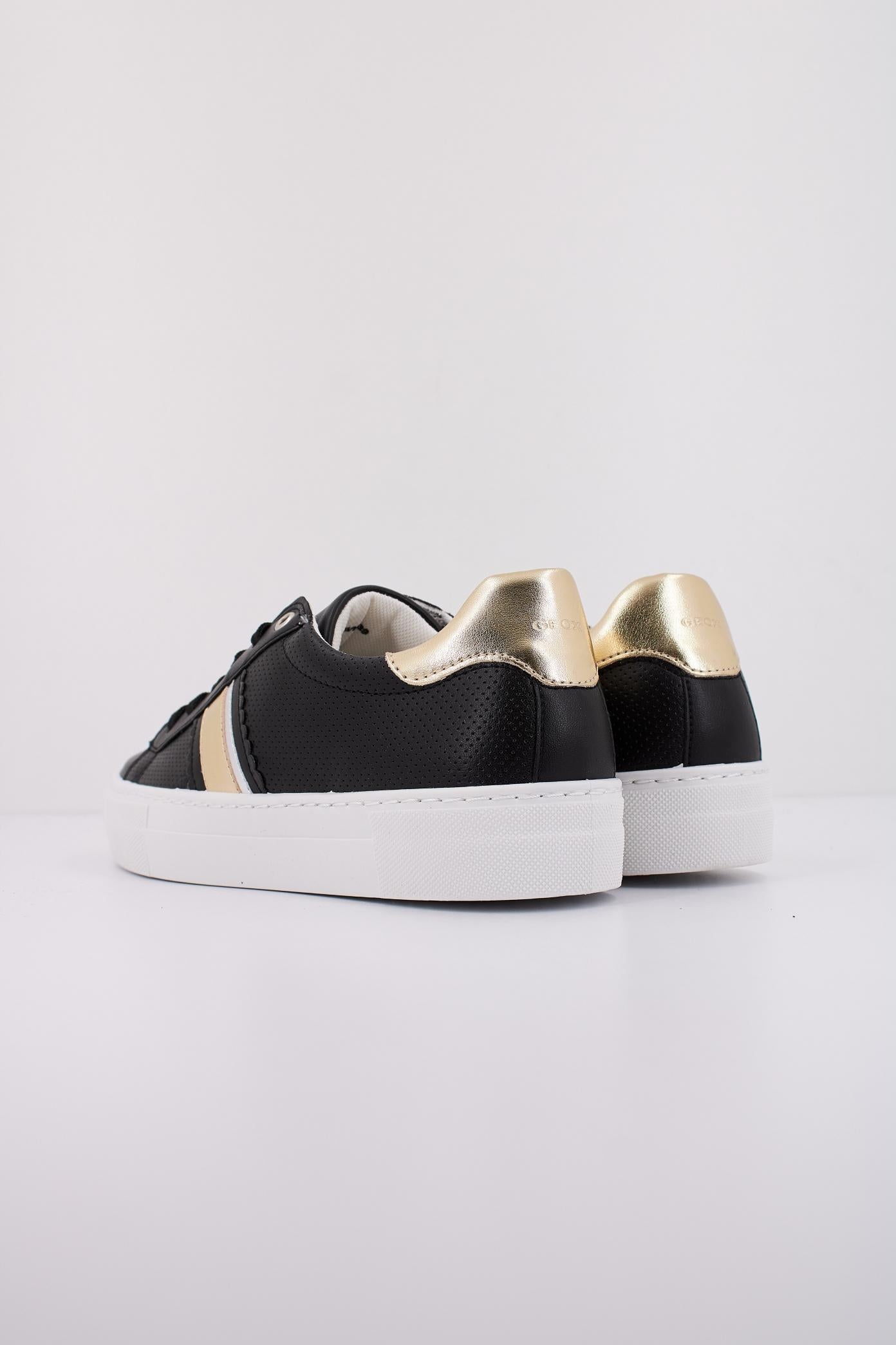 GEOX D CLAUDIN en color NEGRO (4)