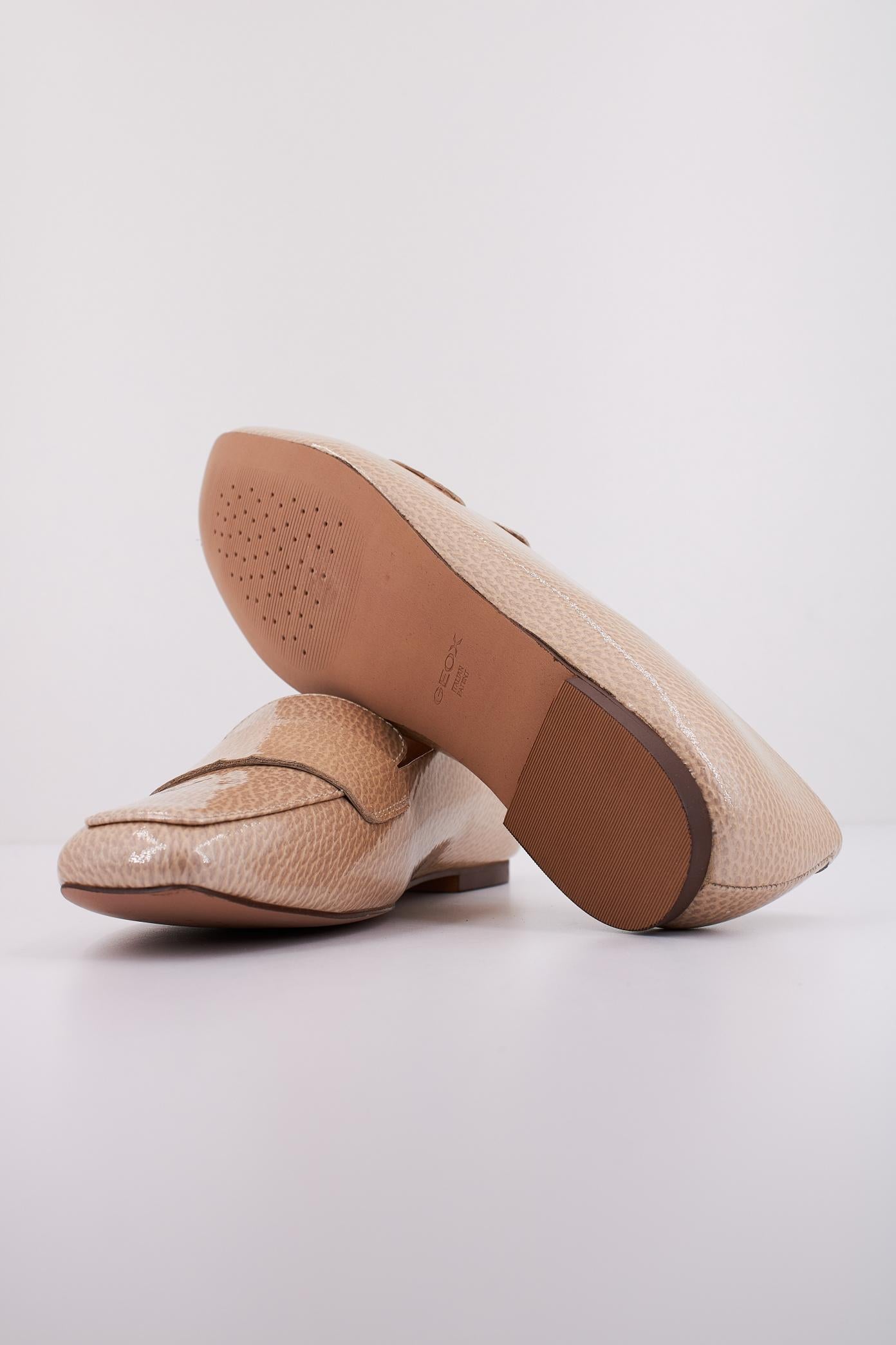 GEOX D MARSILEA en color MARRON CLARO (5)