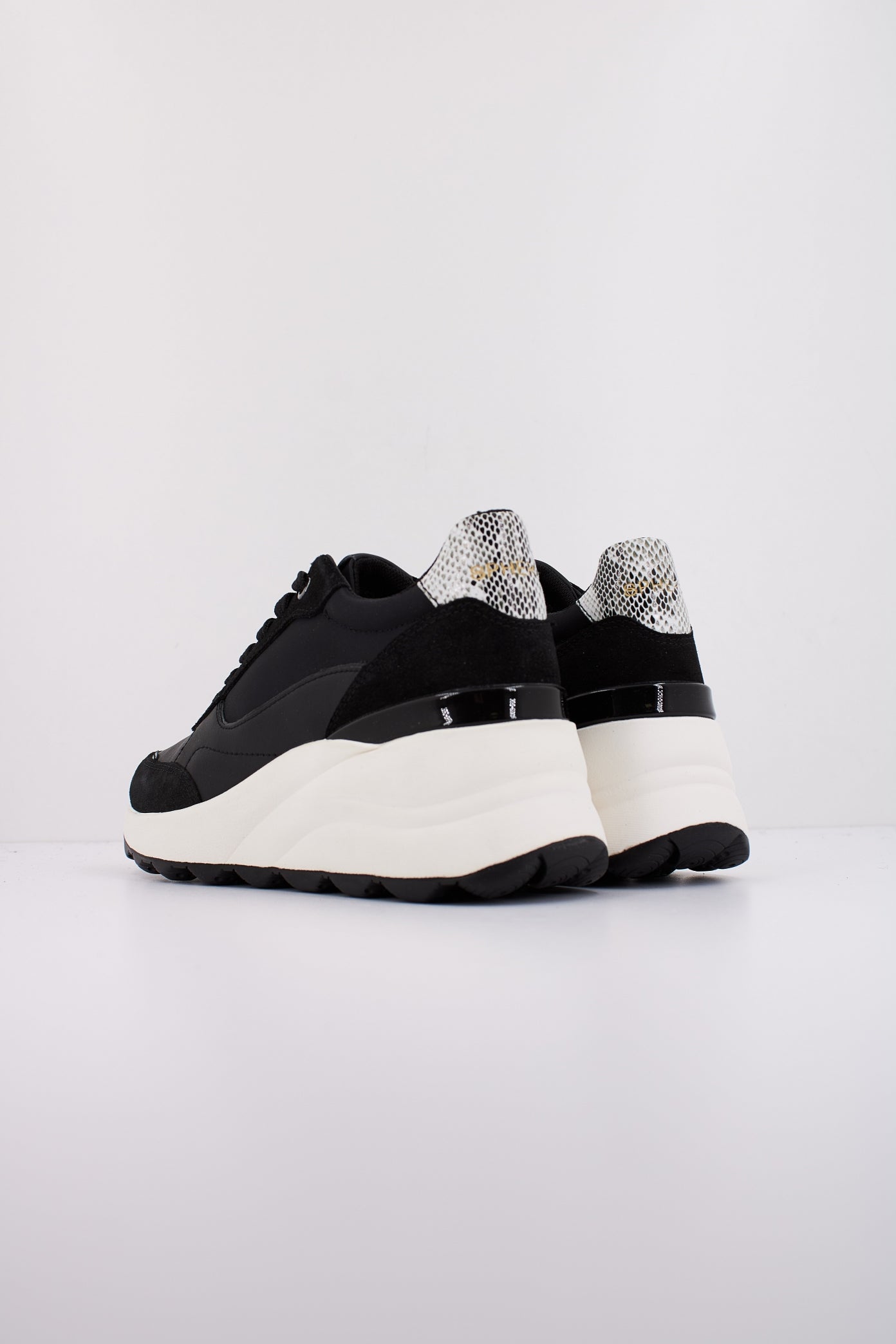 GEOX D SPHERICA EC en color NEGRO (4)