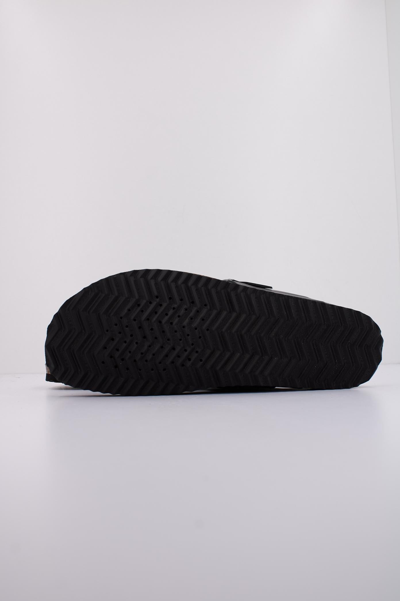 GEOX U SANDAL GHITA en color NEGRO (5)