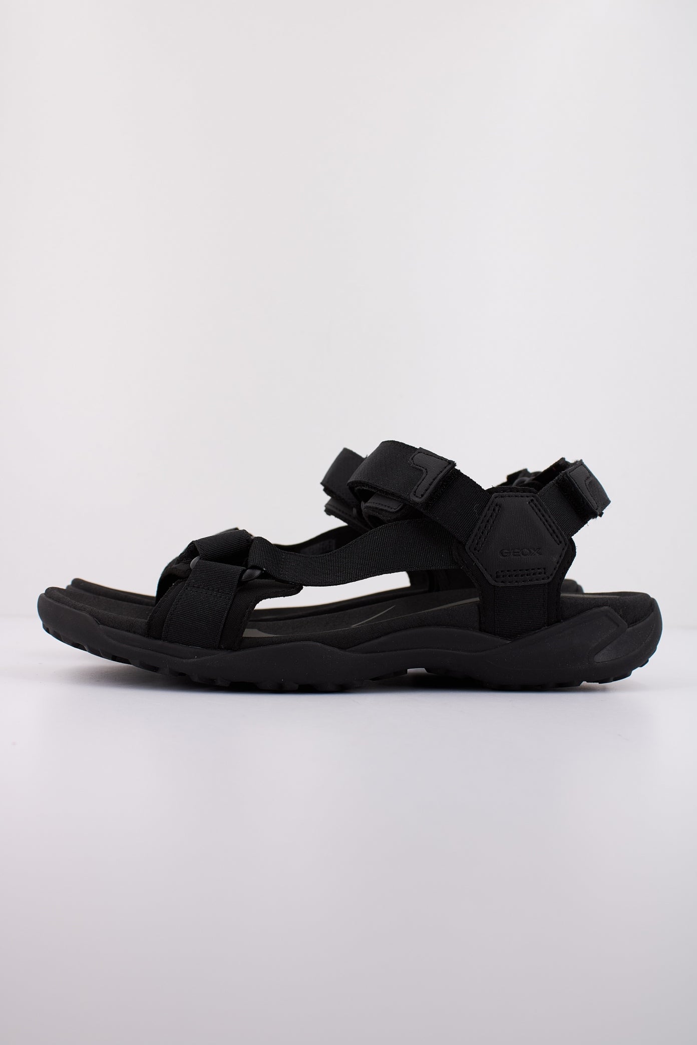 GEOX U TERRENO + GRIP en color NEGRO (1)