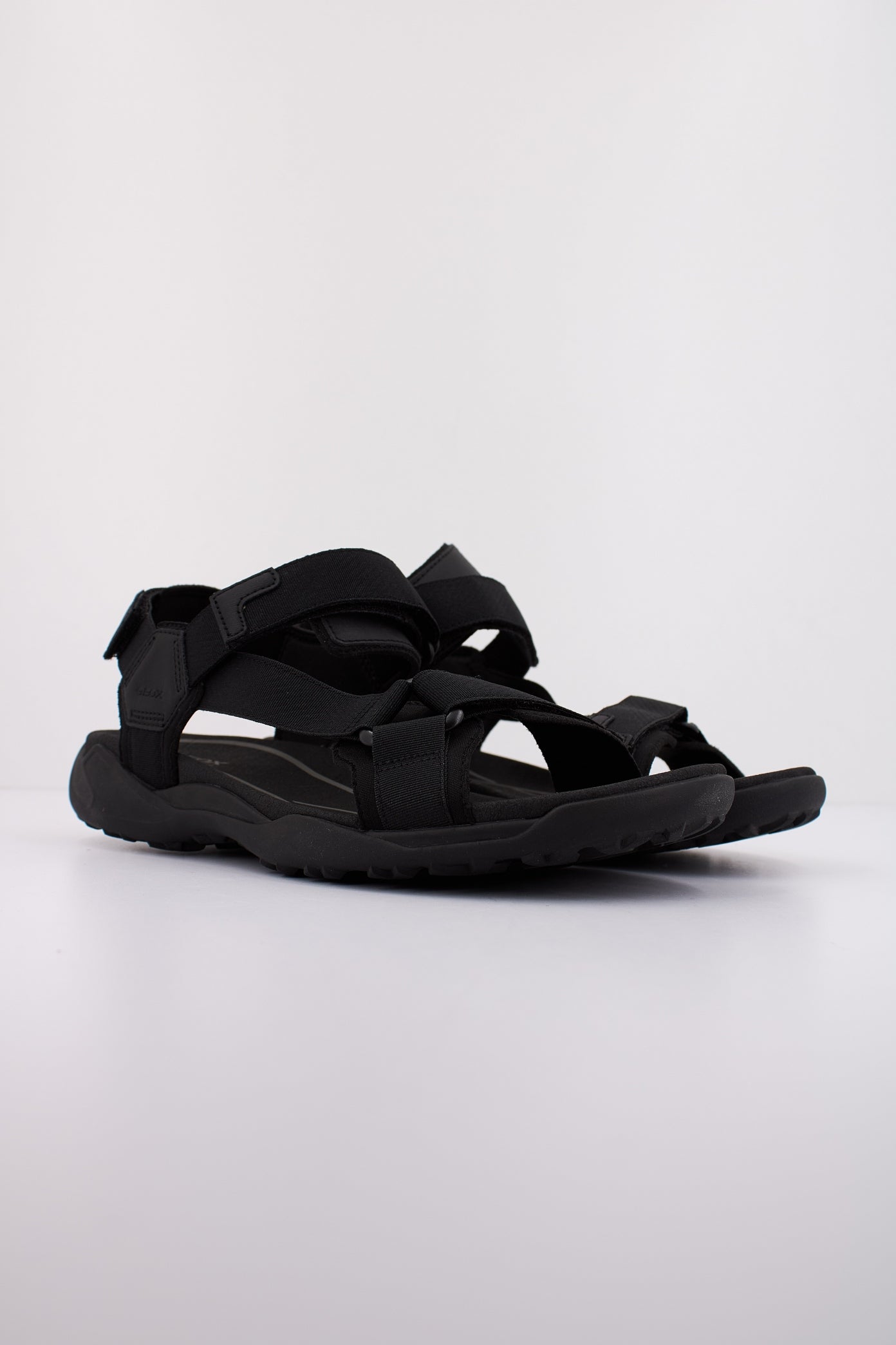 GEOX U TERRENO + GRIP en color NEGRO (2)