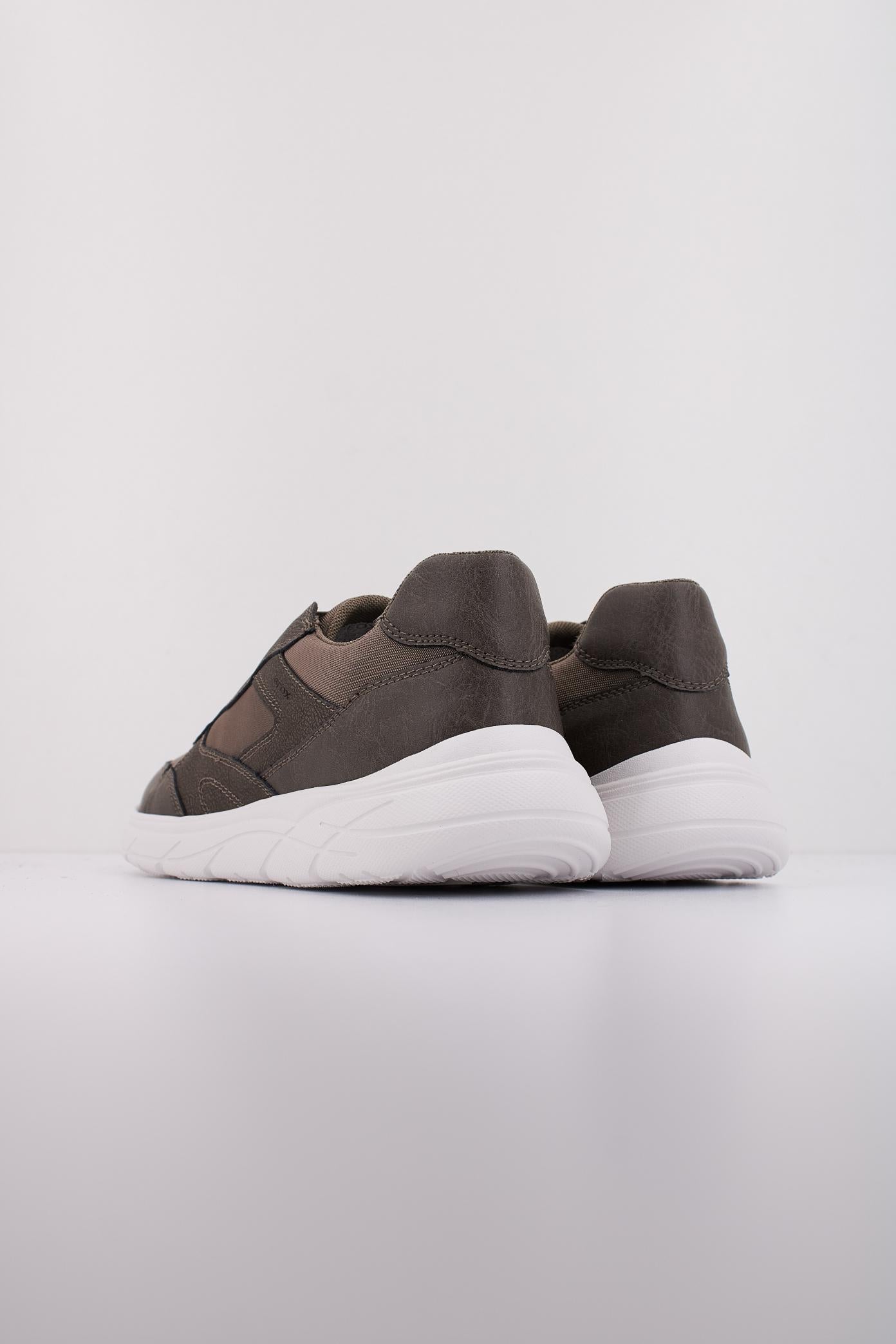 GEOX U PORTELLO en color MARRON (4)