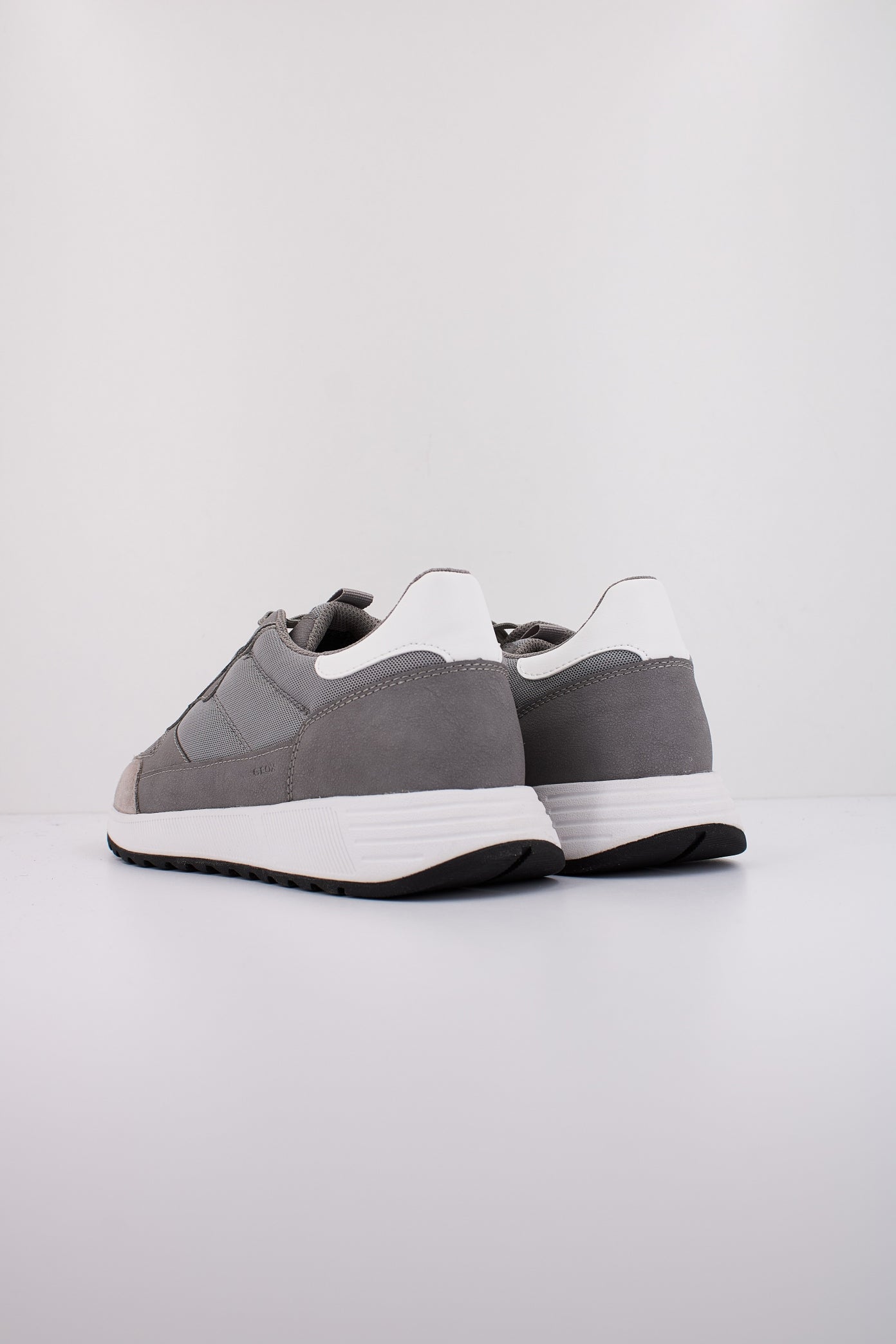 GEOX U MOLVENO en color GRIS (4)