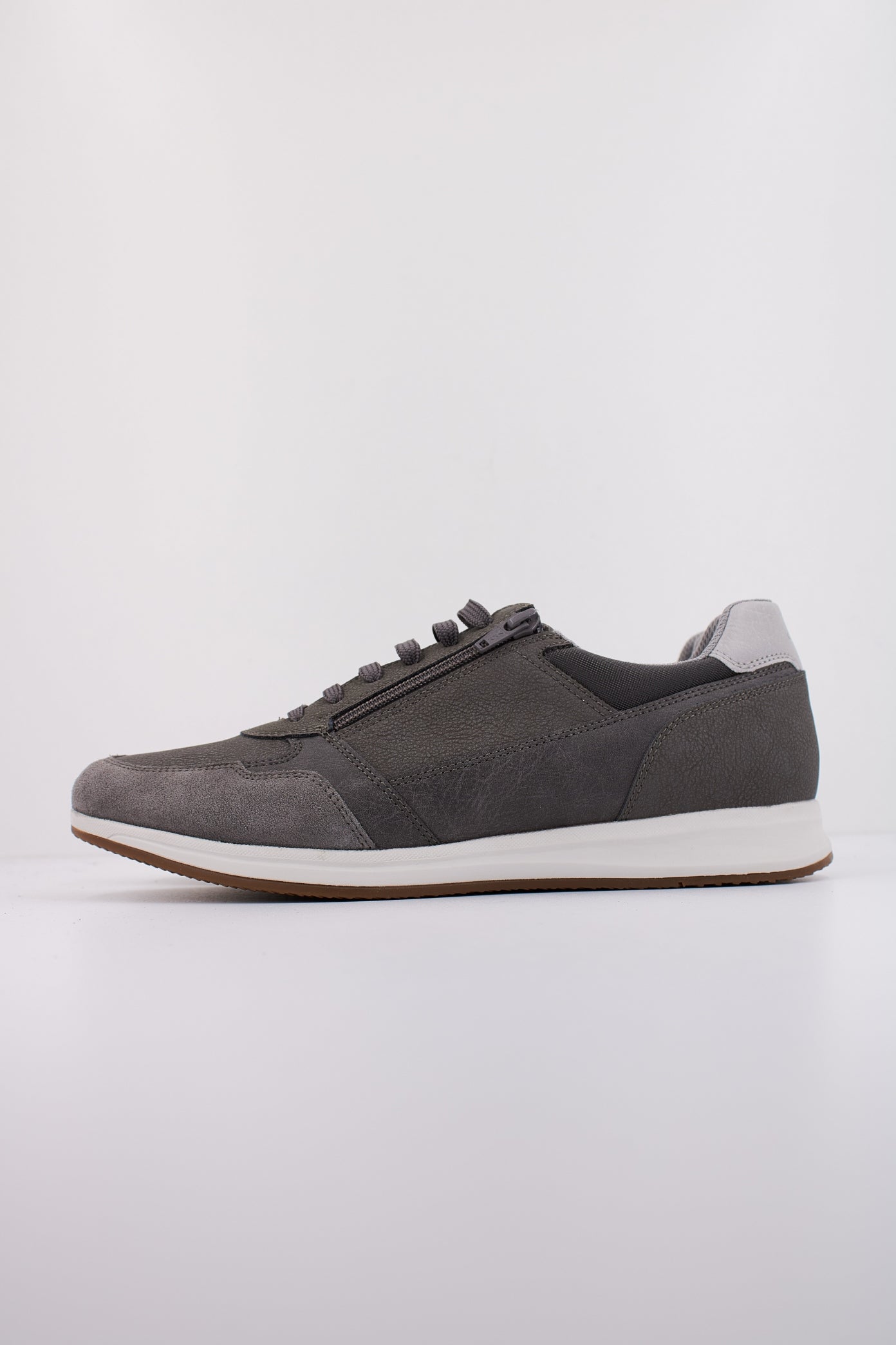 GEOX U AVERY en color GRIS (1)