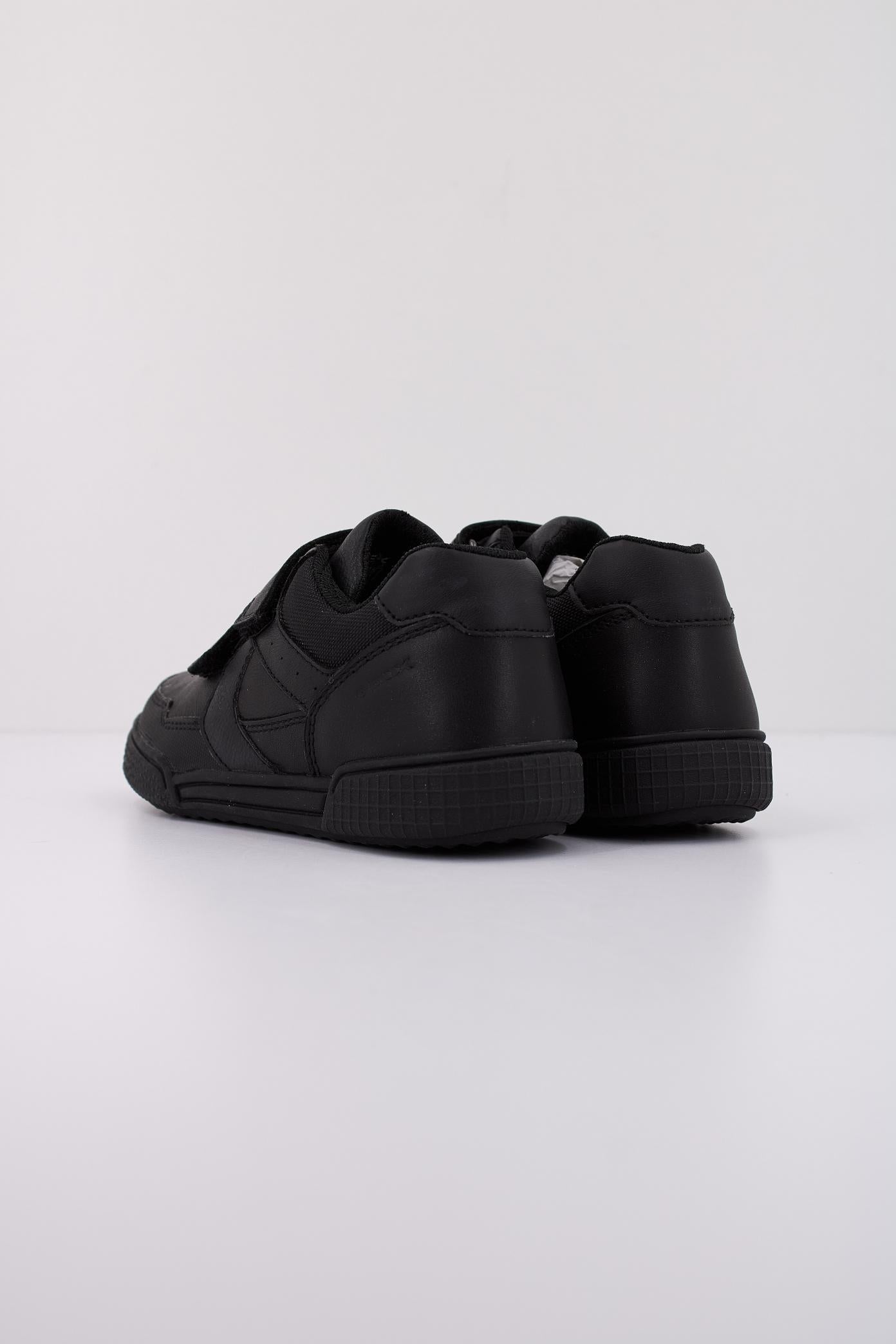 GEOX J POSEIDO BOY en color NEGRO (4)