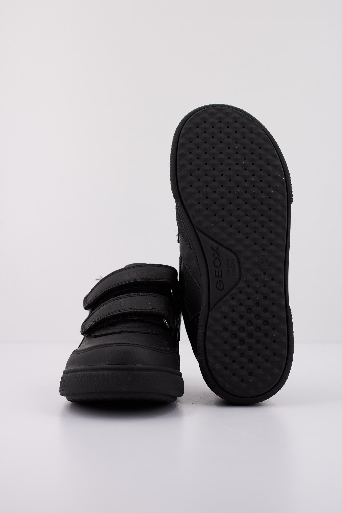 GEOX J POSEIDO BOY en color NEGRO (5)