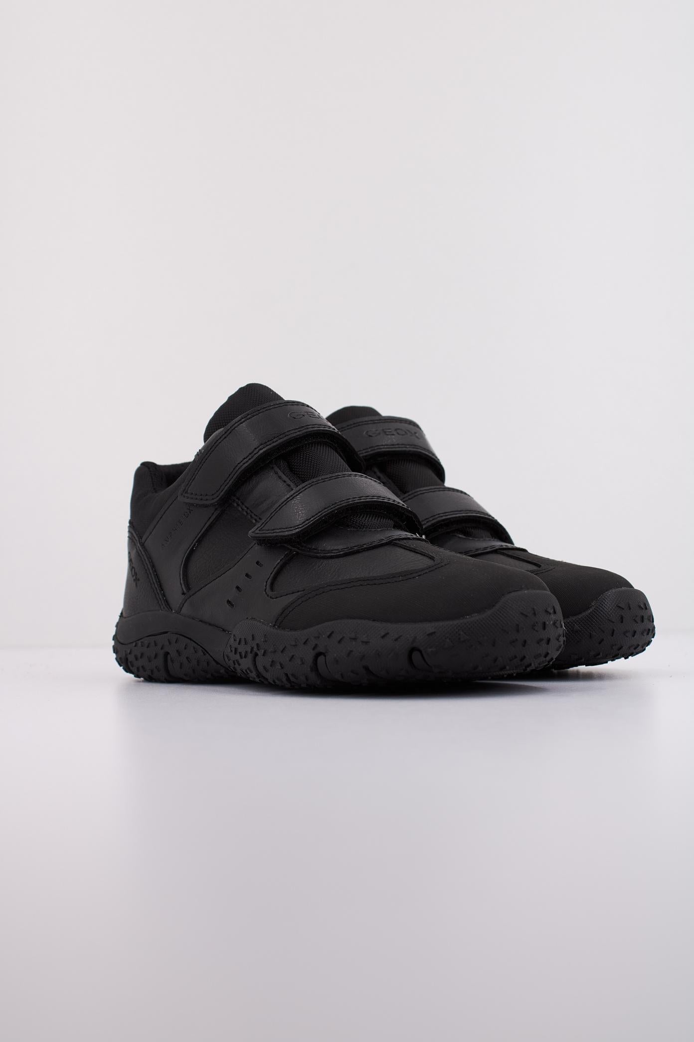 GEOX JR BALTIC BOY B ABX en color NEGRO (2)