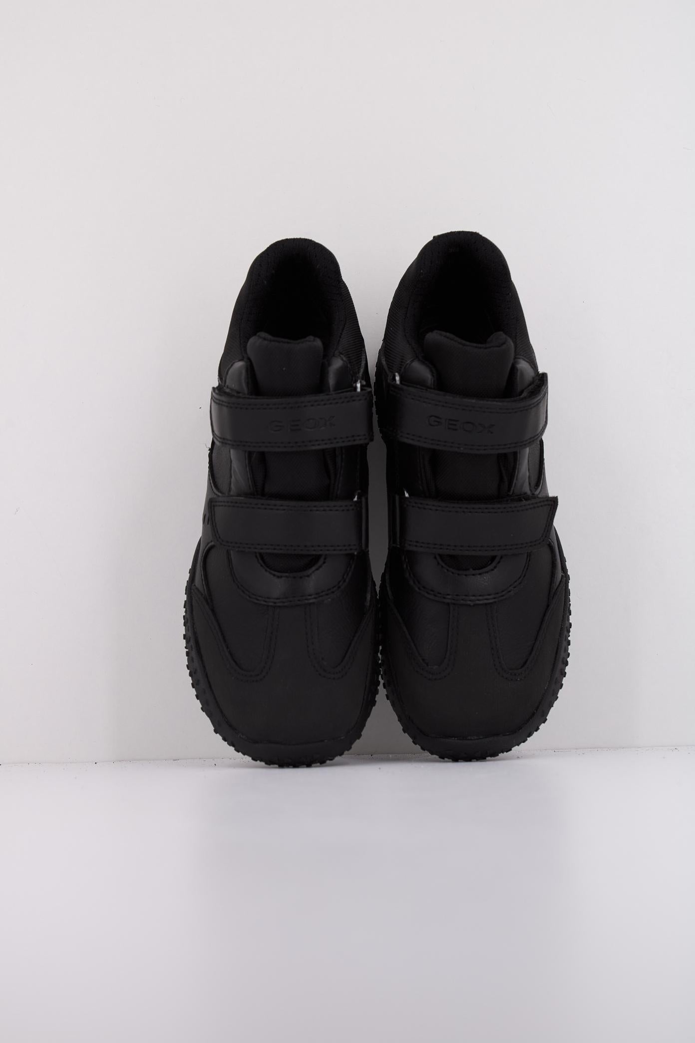 GEOX JR BALTIC BOY B ABX en color NEGRO (3)