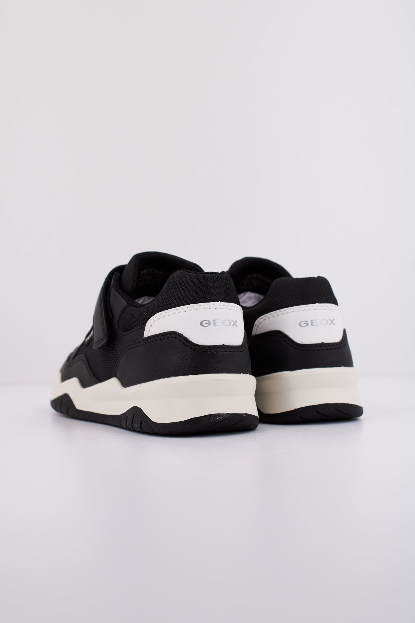 GEOX J PERTH BOY en color NEGRO (4)