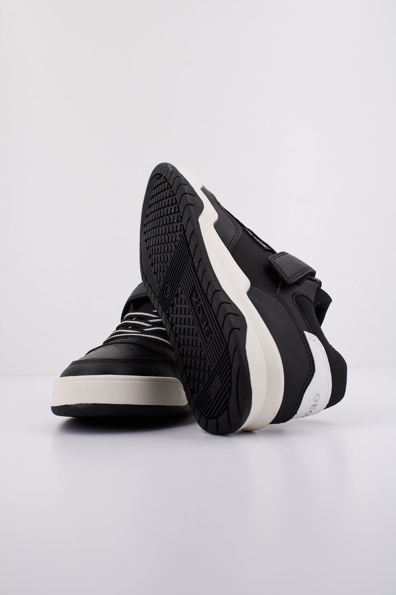 GEOX J PERTH BOY en color NEGRO (5)