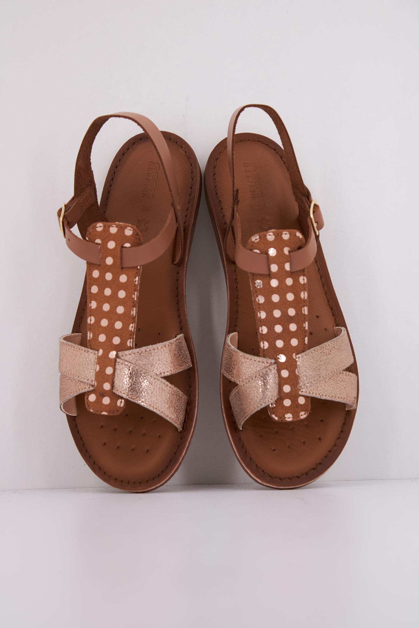 GEOX J SANDAL EOLIE GIRL en color MARRON CLARO (3)