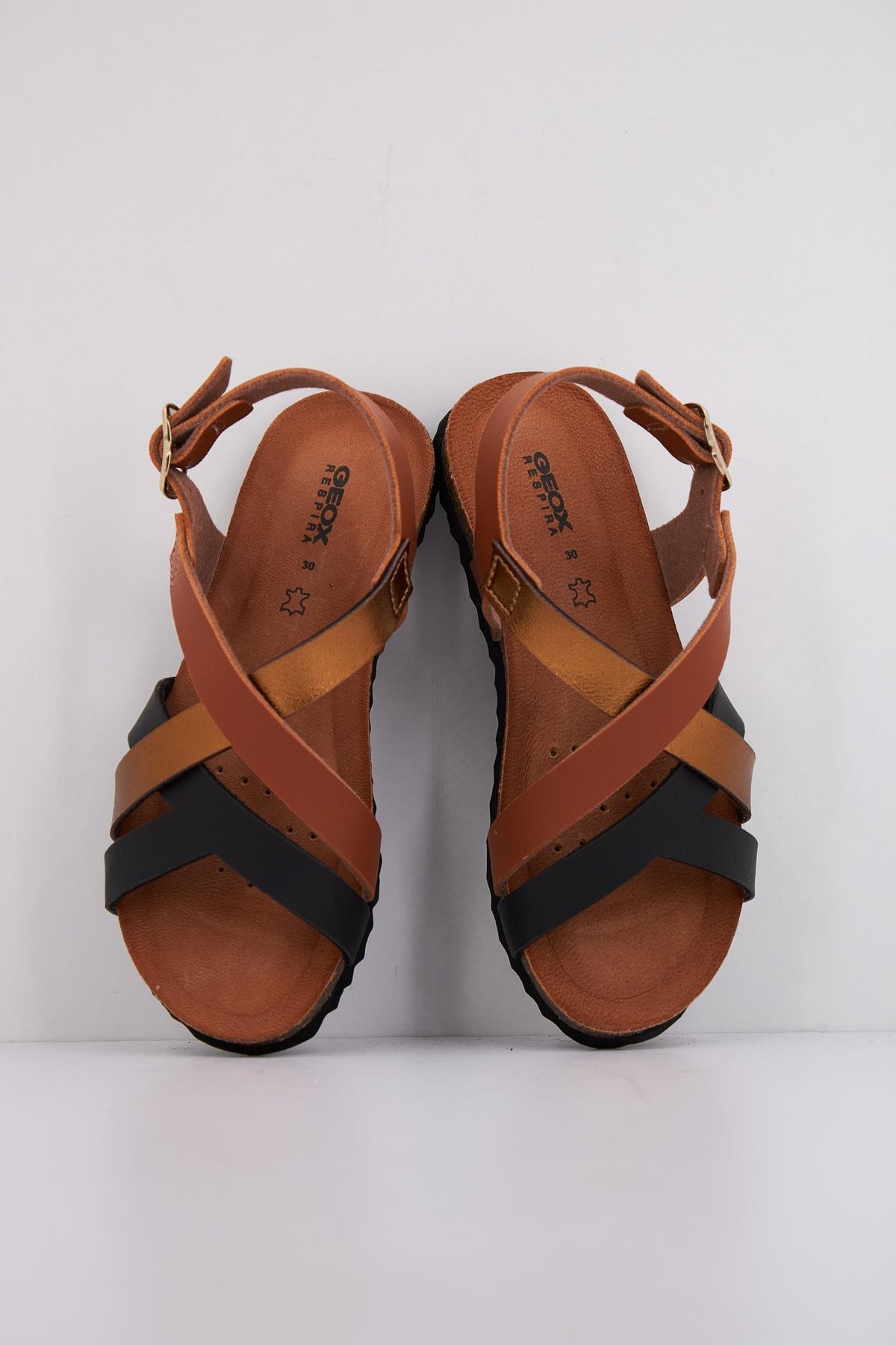 GEOX J SANDAL CHILENE GIR en color MARRON (3)