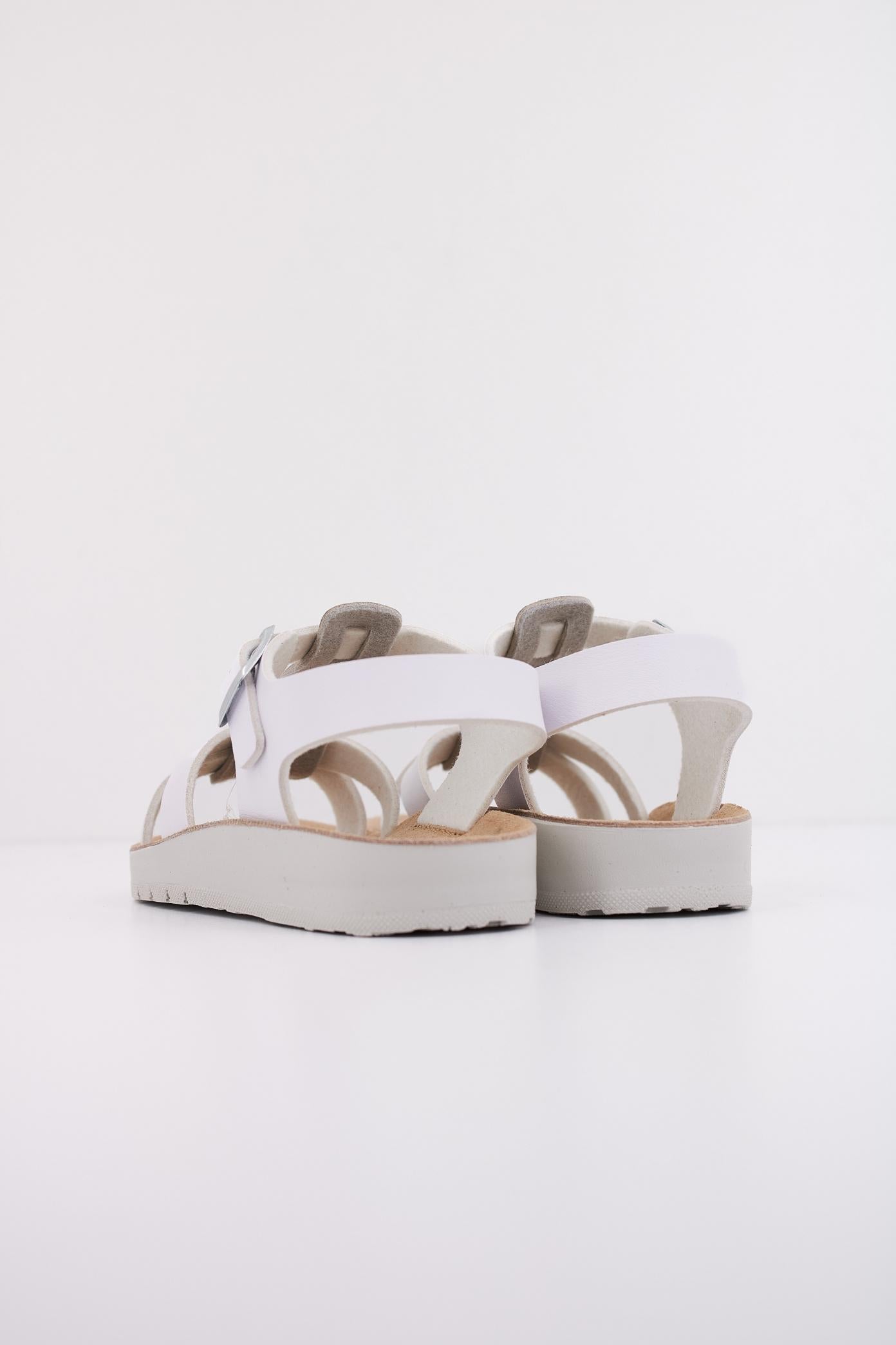 GEOX J SANDAL COSTAREI GI en color BLANCO (4)