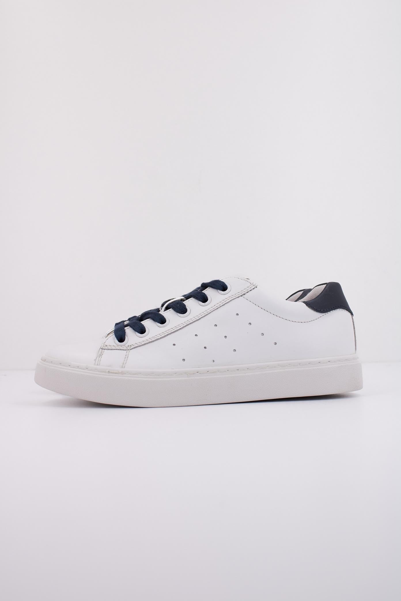 GEOX J NASHIK BOY en color BLANCO (1)