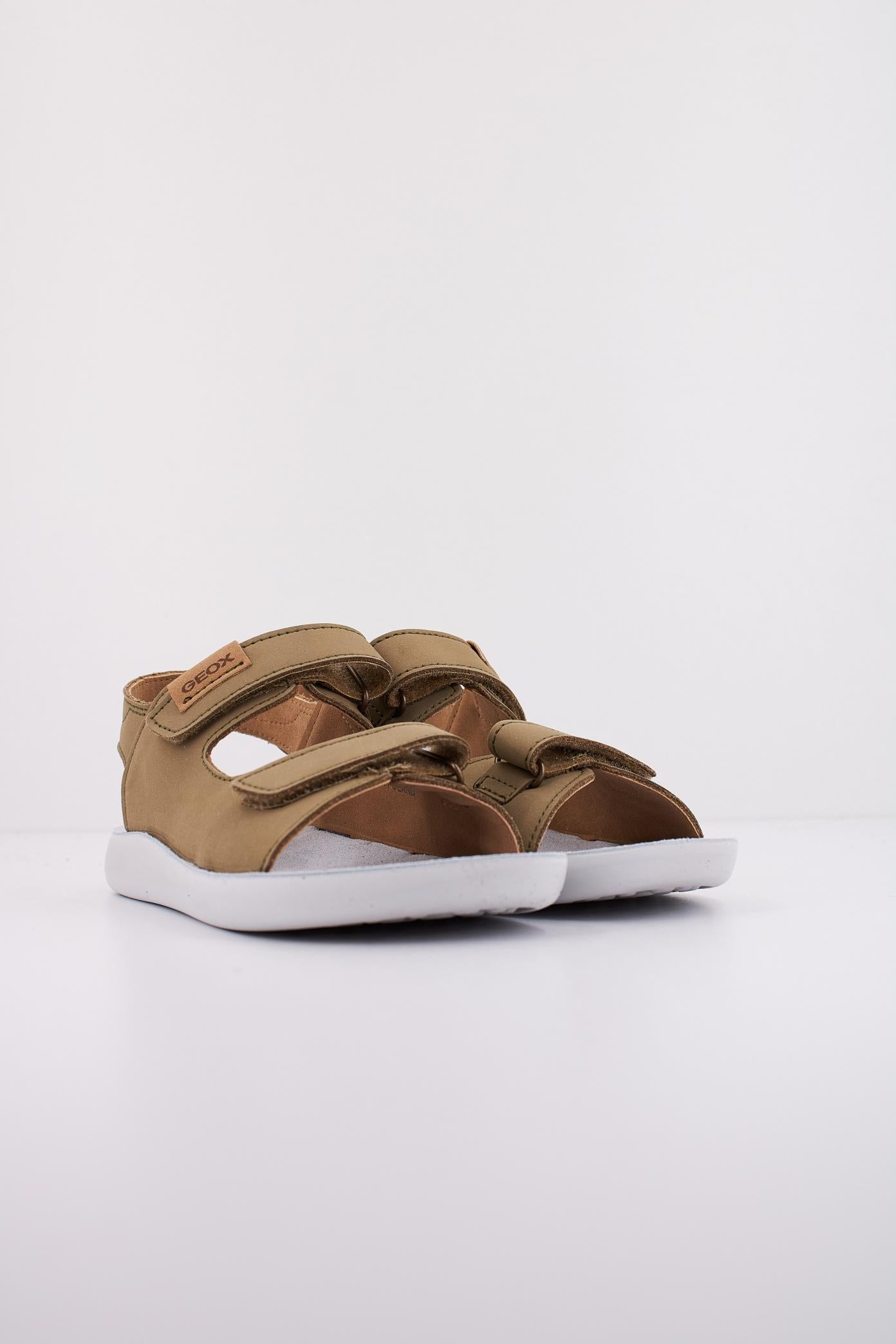 GEOX J SANDAL LIGHTFLOPPY en color VERDE (2)