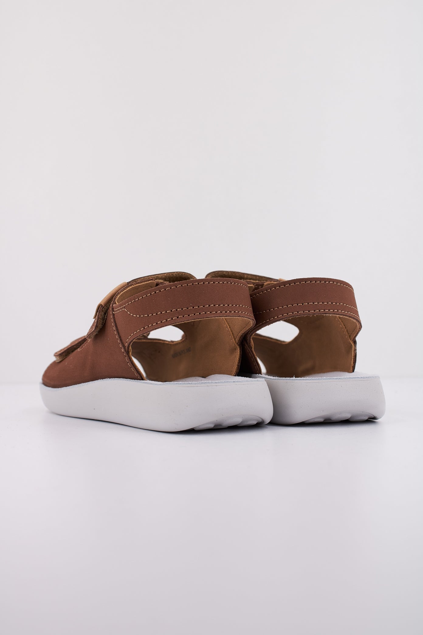 GEOX J SANDAL LIGHTFLOPPY en color MARRON (4)