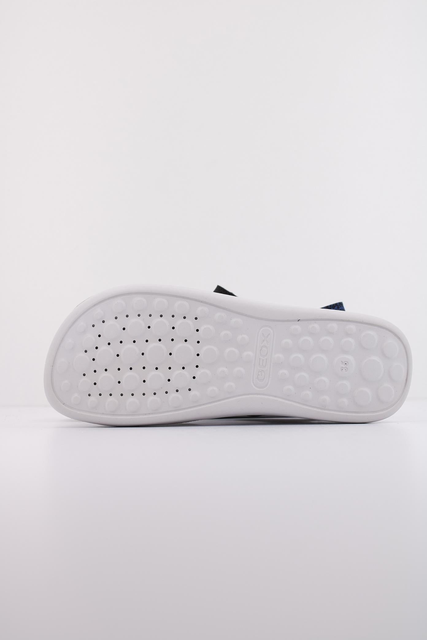 GEOX J SANDAL LIGHTFLOPPY en color AZUL (5)