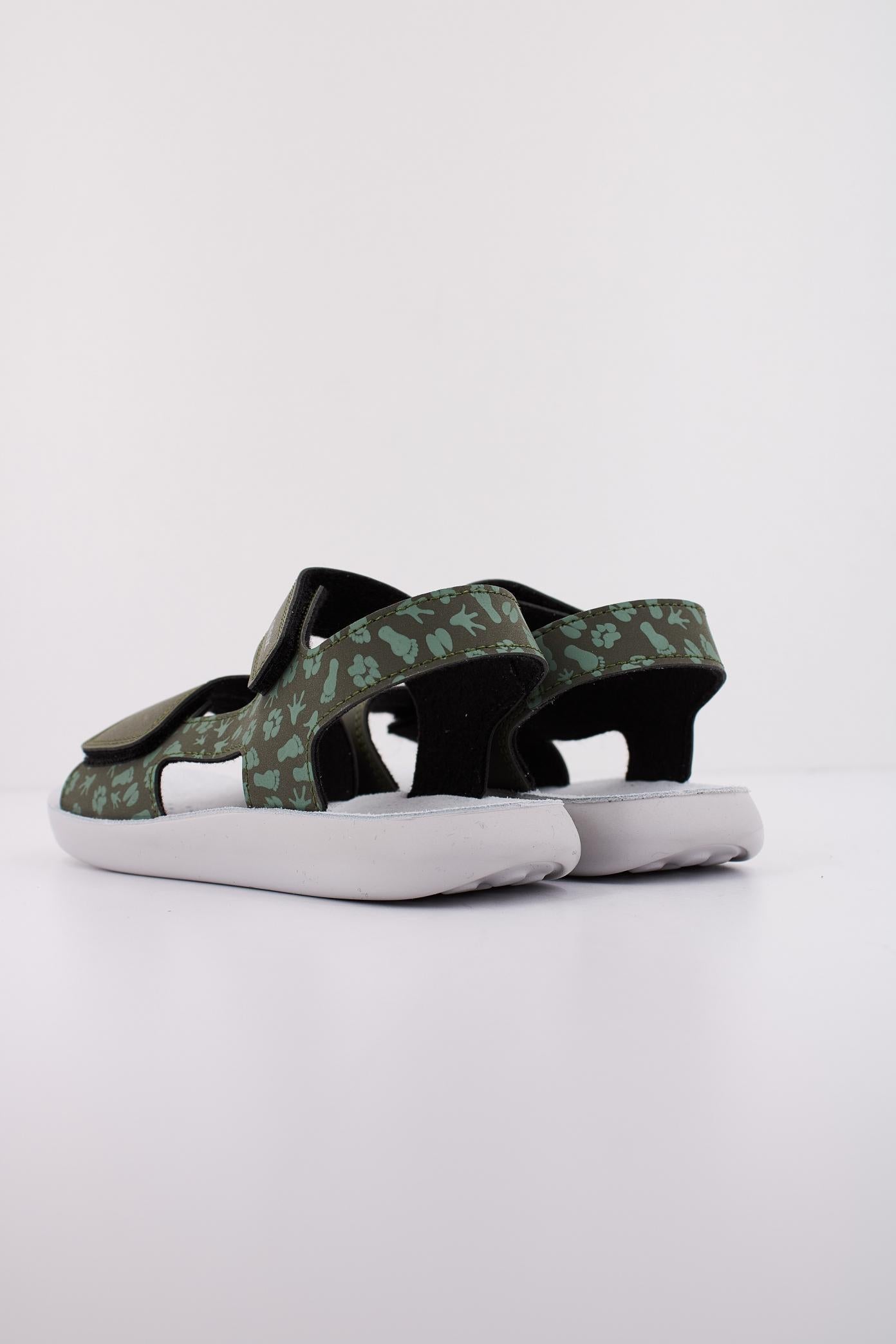 GEOX J SANDAL LIGHTFLOPPY en color VERDE (4)