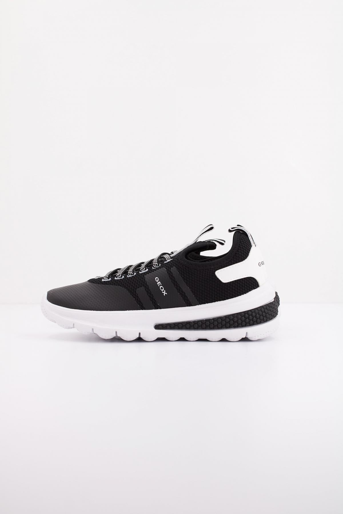 GEOX J ACTIVART GIRL en color NEGRO (1)
