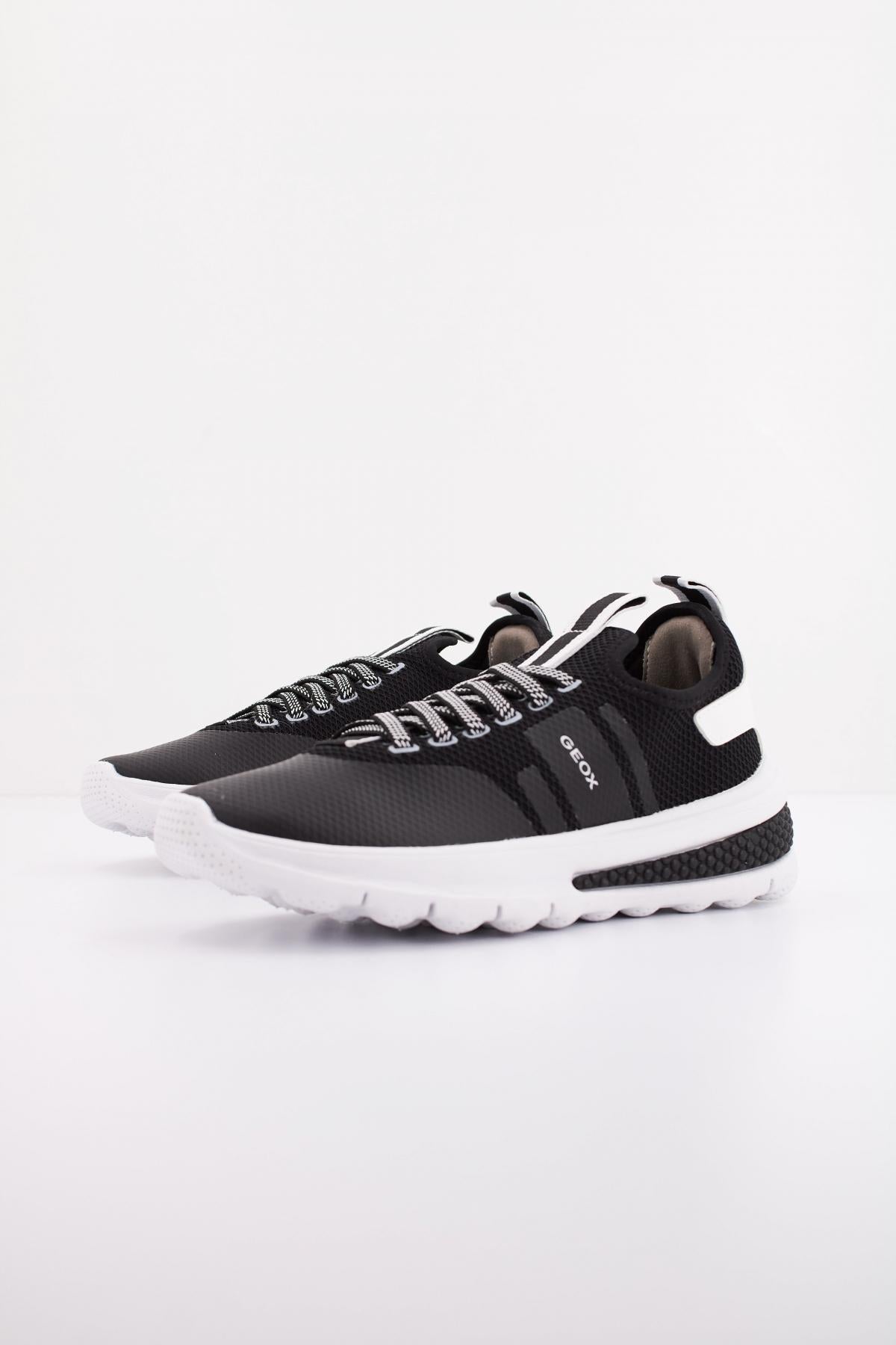 GEOX J ACTIVART GIRL en color NEGRO (2)
