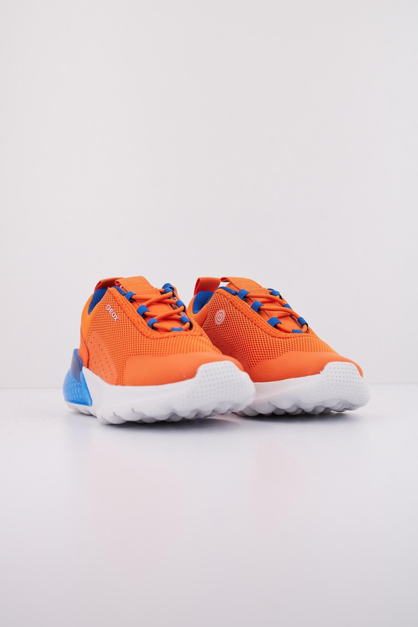 GEOX J ACTIVART ILLUMINUS en color NARANJA (2)