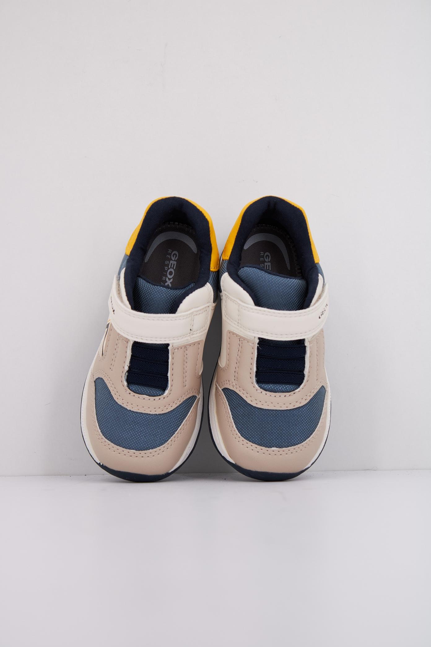 GEOX B RISHON BOY en color BEIS (3)