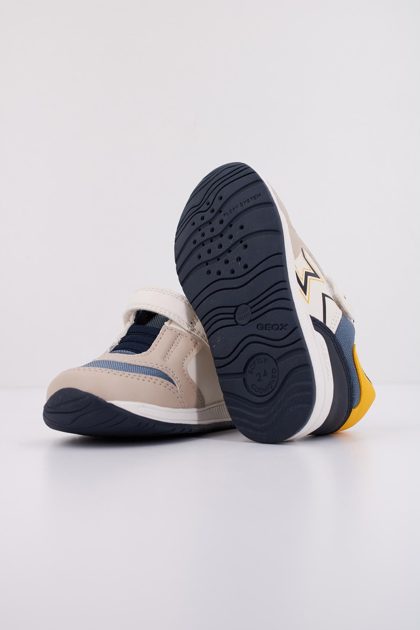 GEOX B RISHON BOY en color BEIS (5)