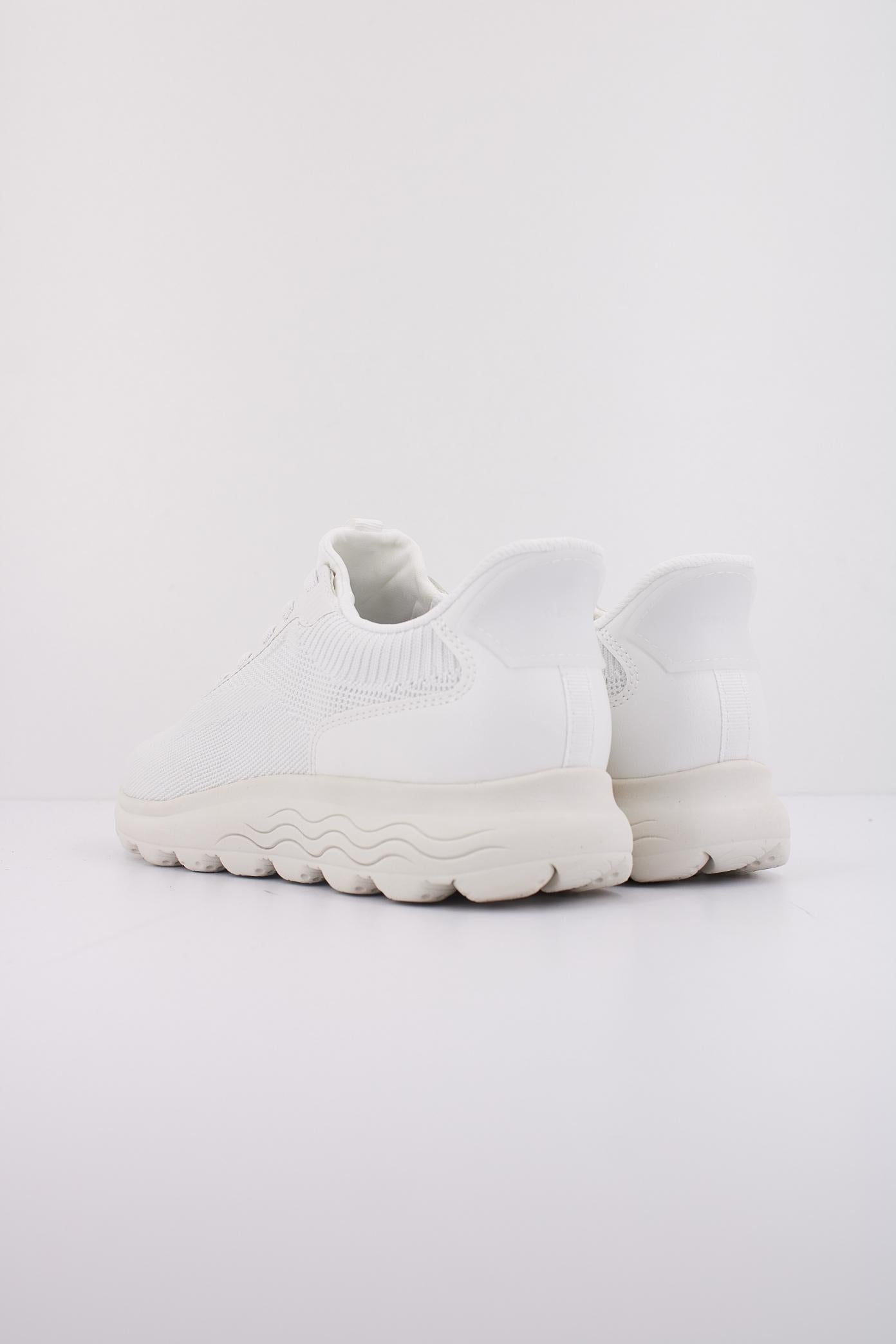 GEOX D SPHERICA PLUS en color BLANCO (4)