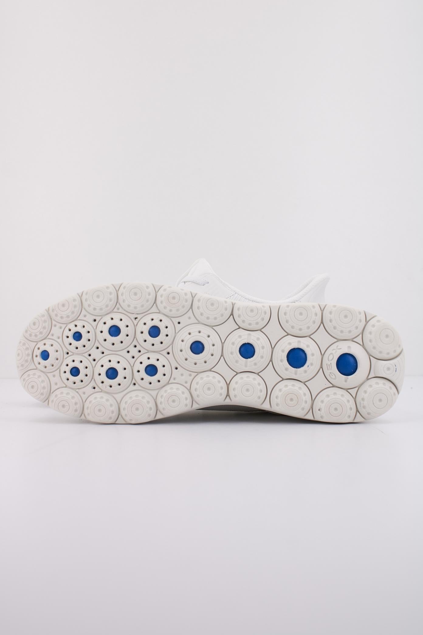 GEOX D SPHERICA PLUS en color BLANCO (5)