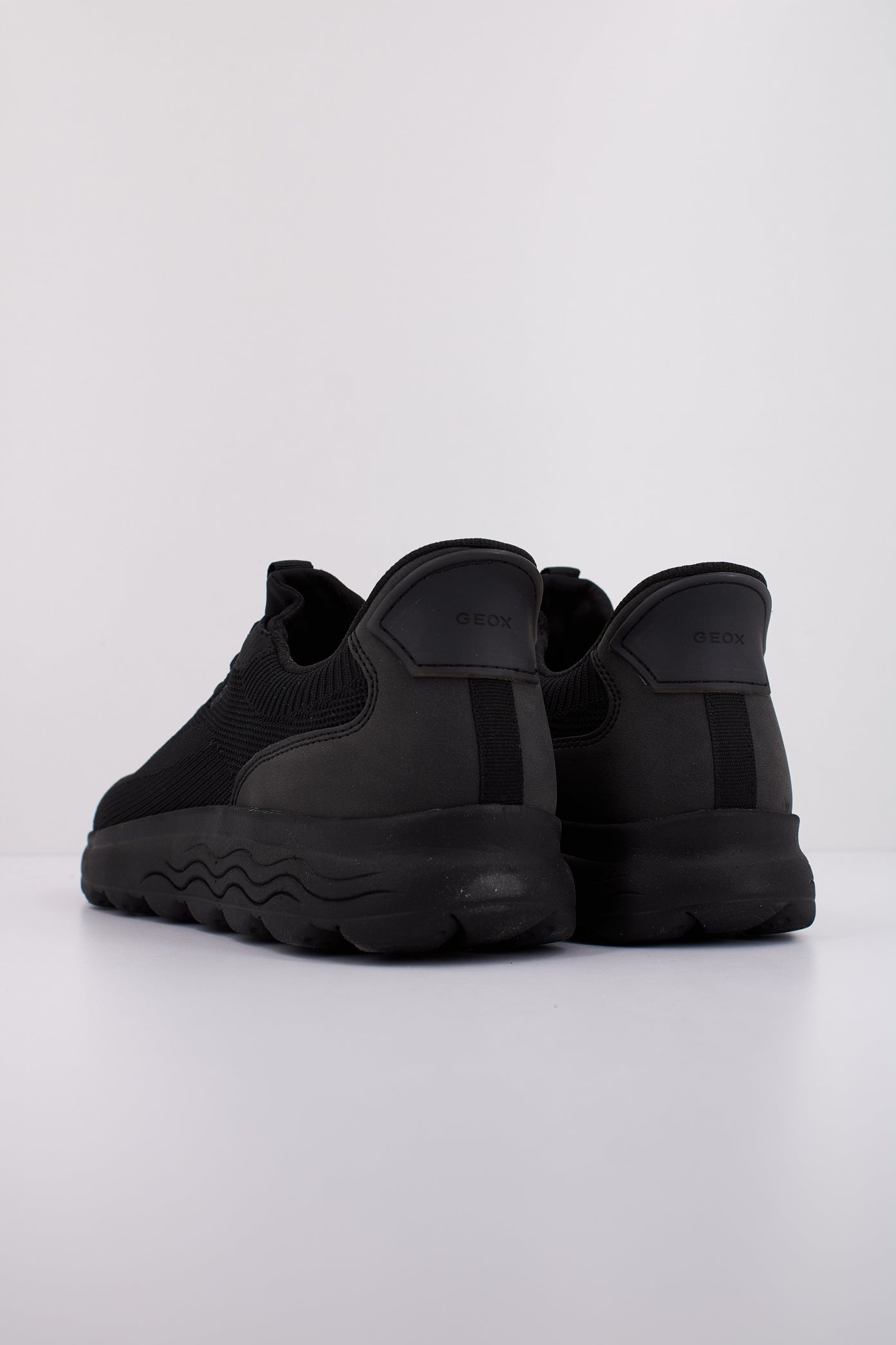 GEOX U SPHERICA PLUS en color NEGRO (4)
