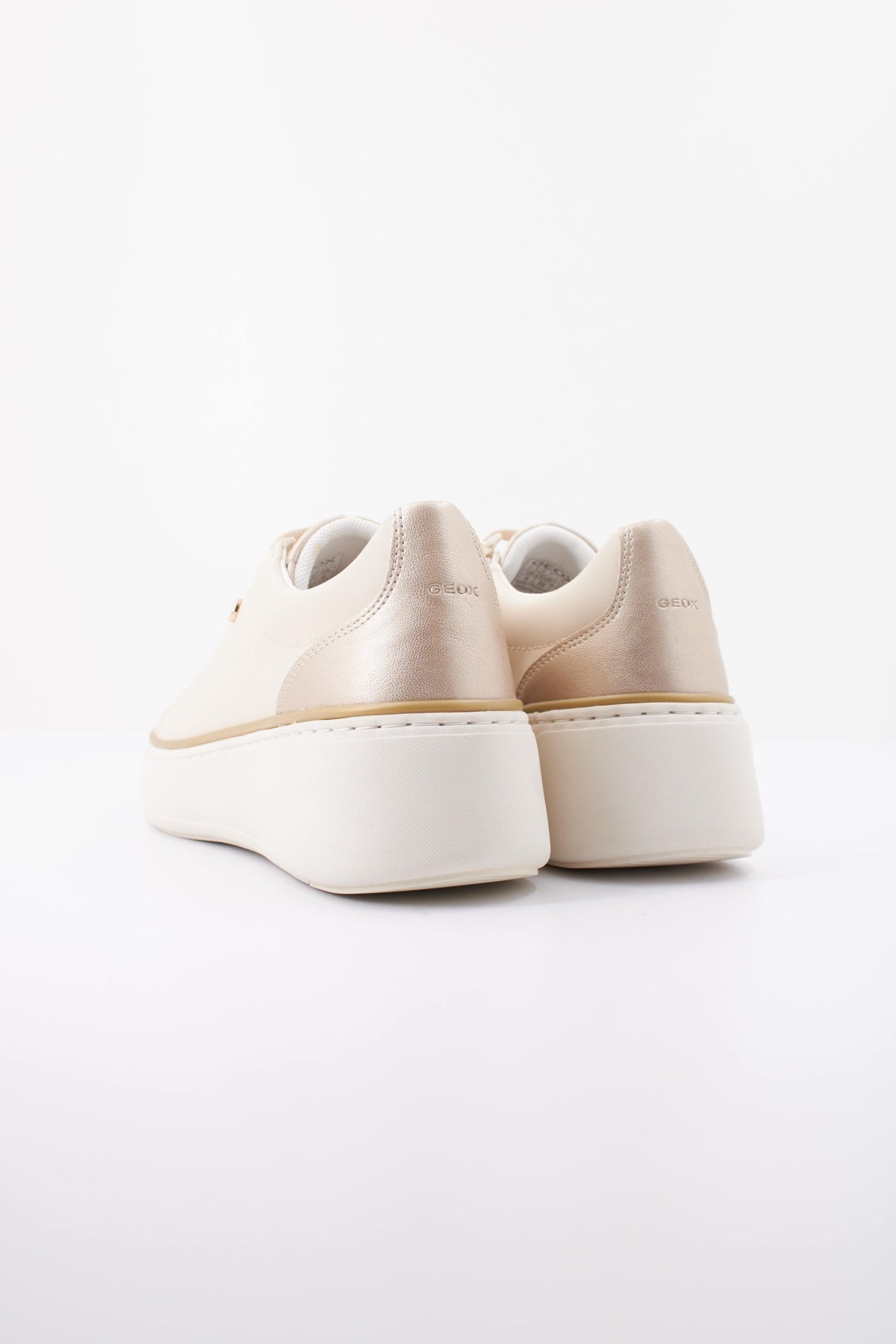 GEOX DYHA AJ en color NUDE (4)