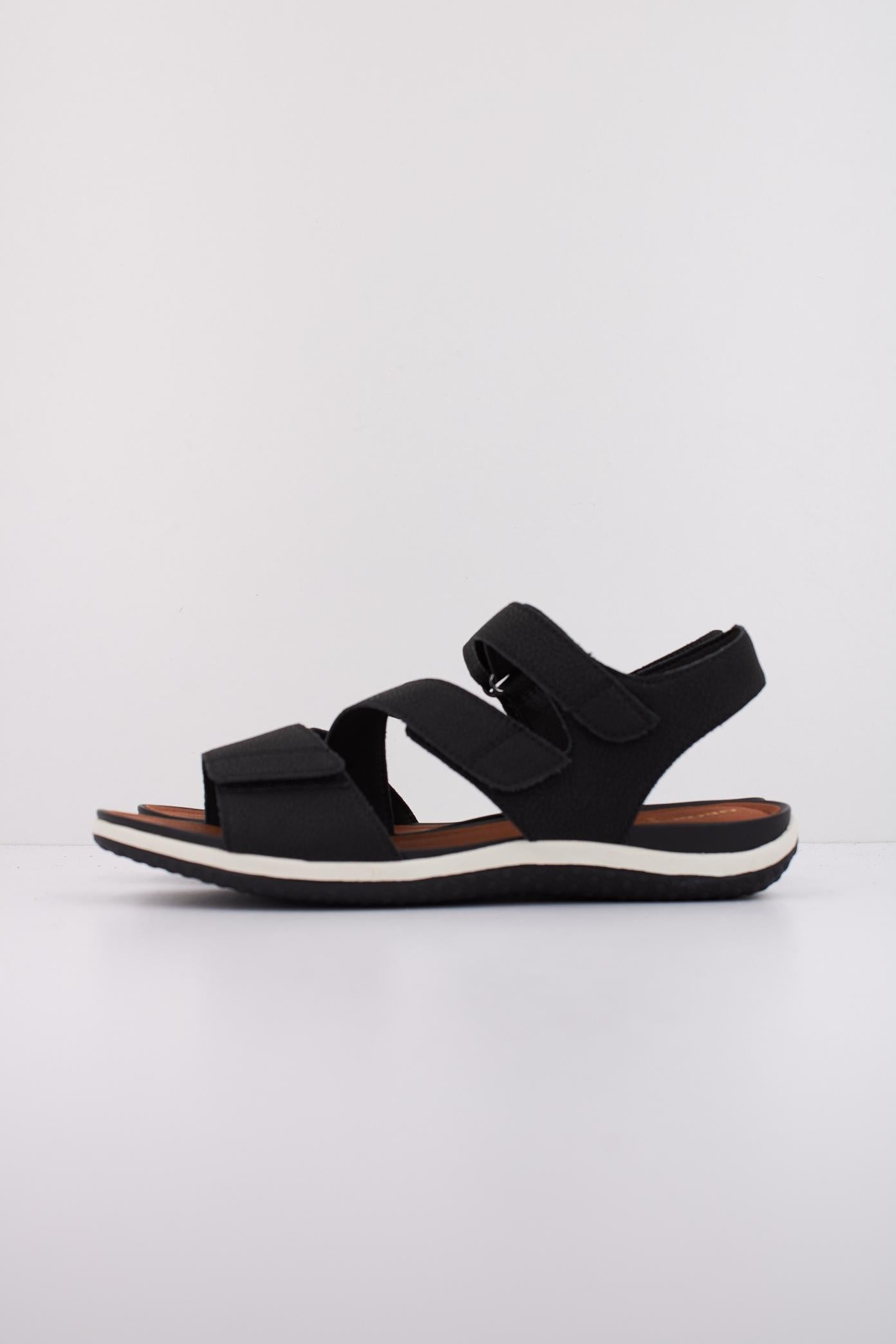 GEOX D SANDAL VEGA en color NEGRO (1)