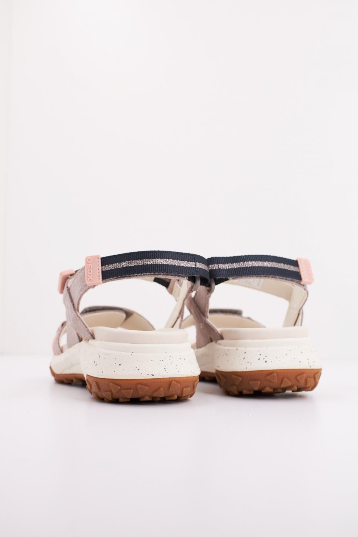 GEOX D SORAPIS + GRIP en color GRIS (4)