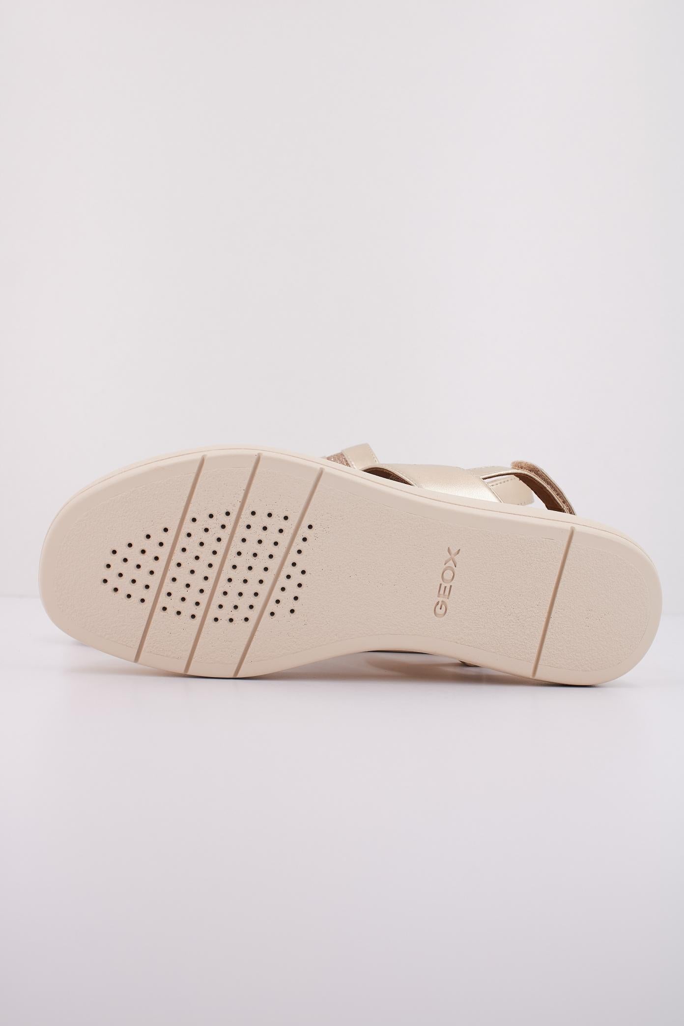 GEOX D CAMALEI en color ORO (5)