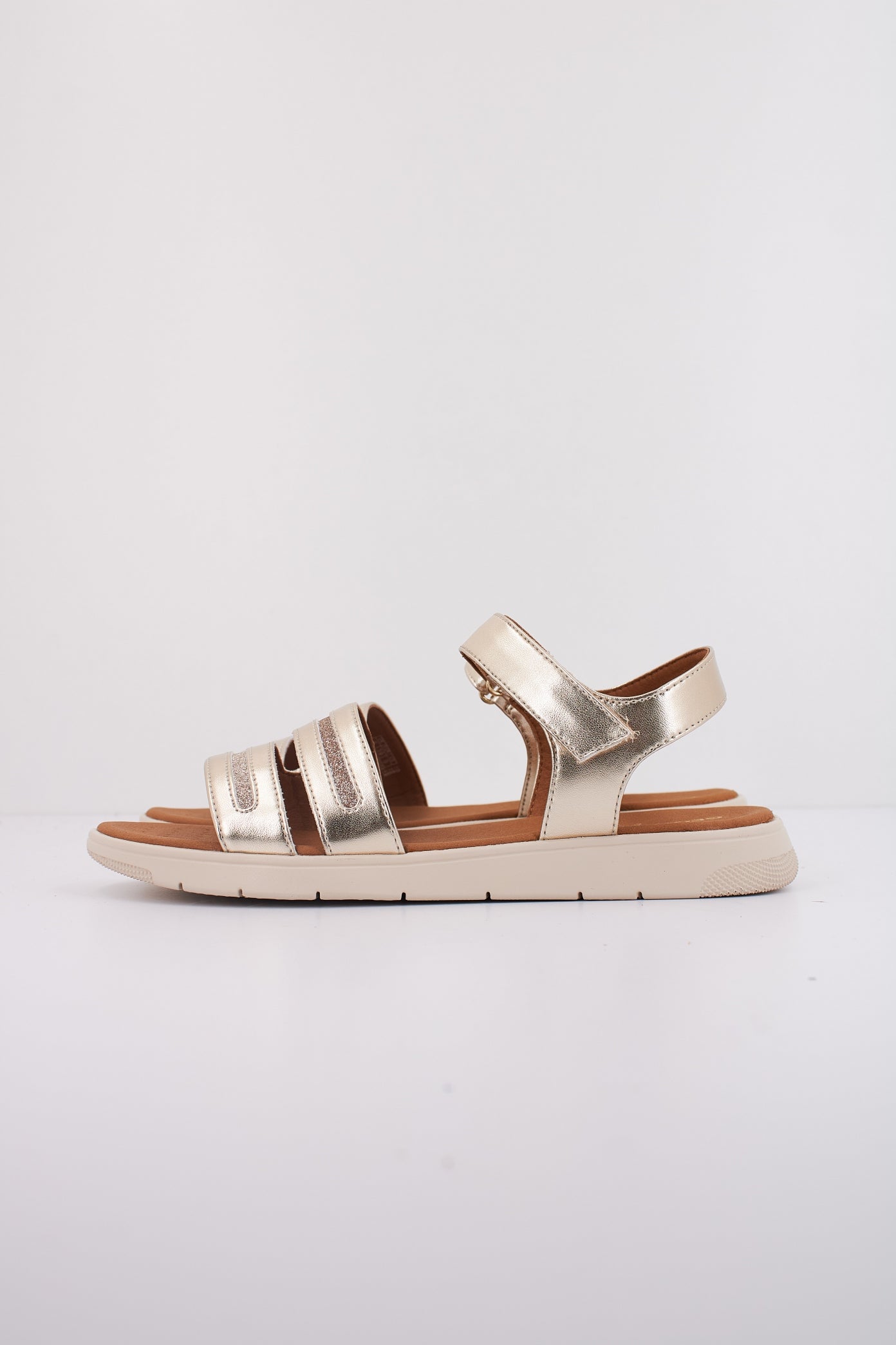 GEOX D DANDRA en color ORO (1)
