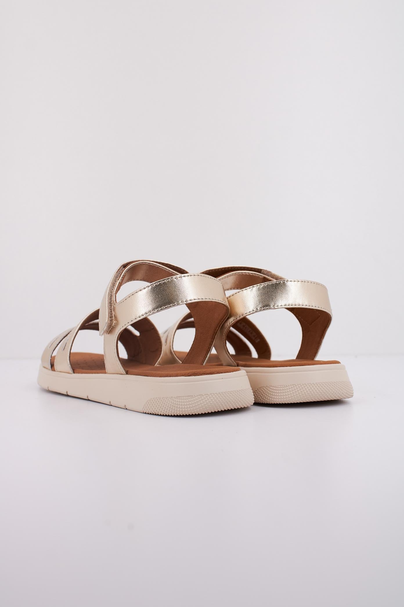 GEOX D DANDRA en color ORO (4)