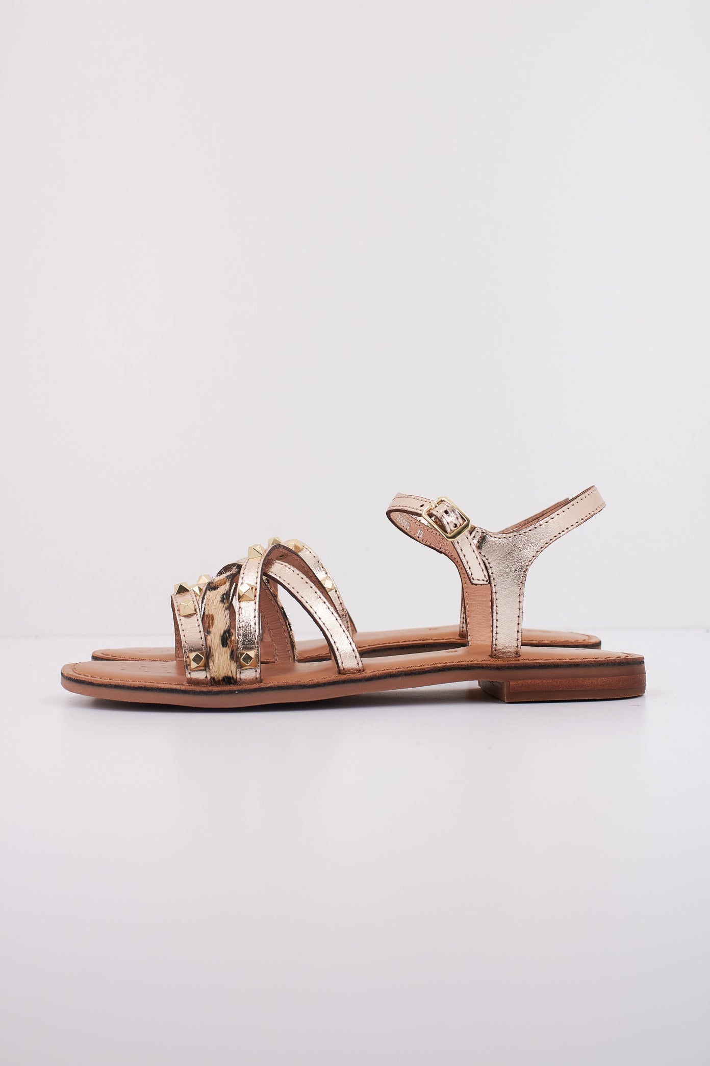 GEOX D MADDALUSIAC en color ORO (1)