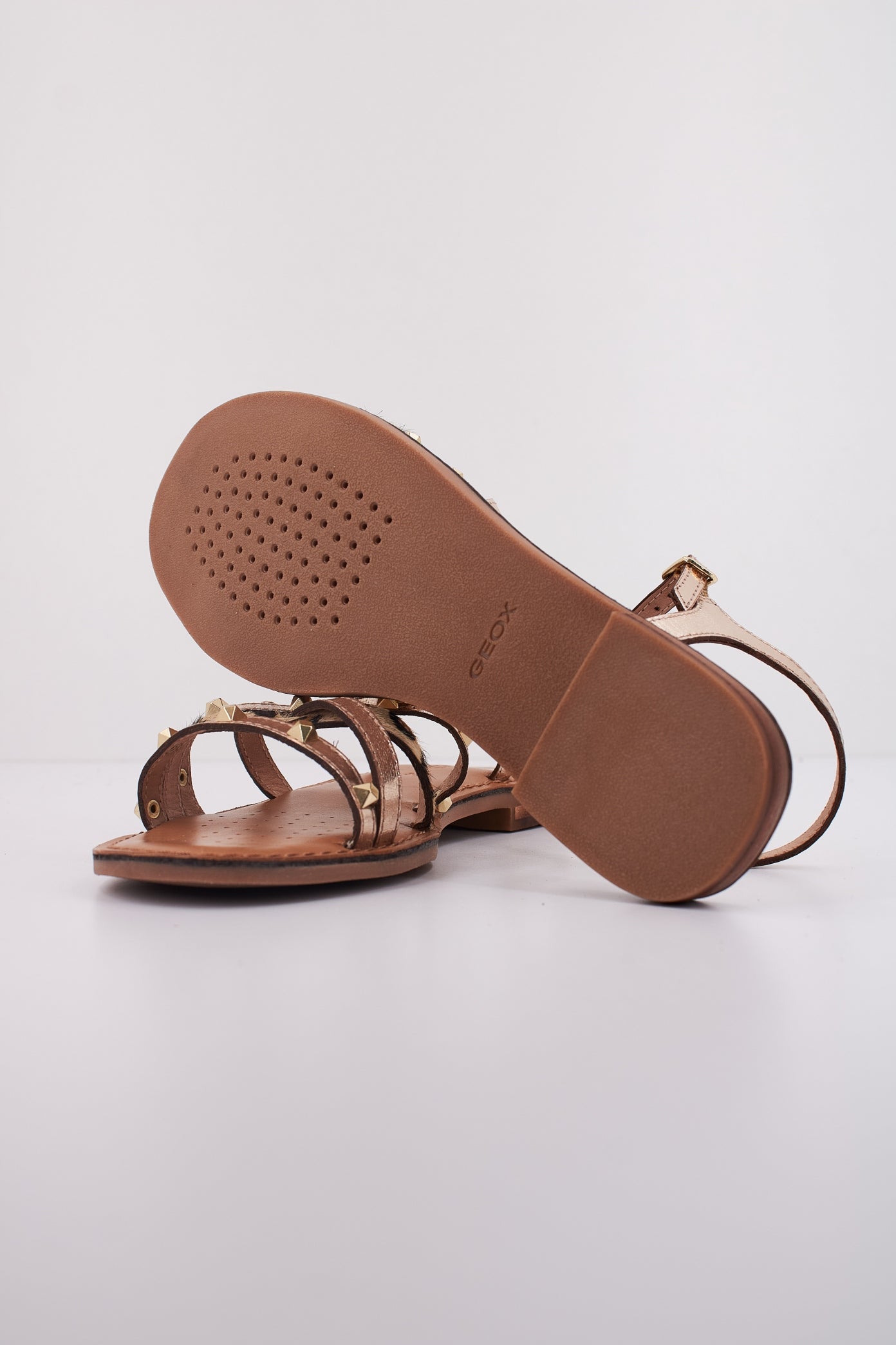 GEOX D MADDALUSIAC en color ORO (5)