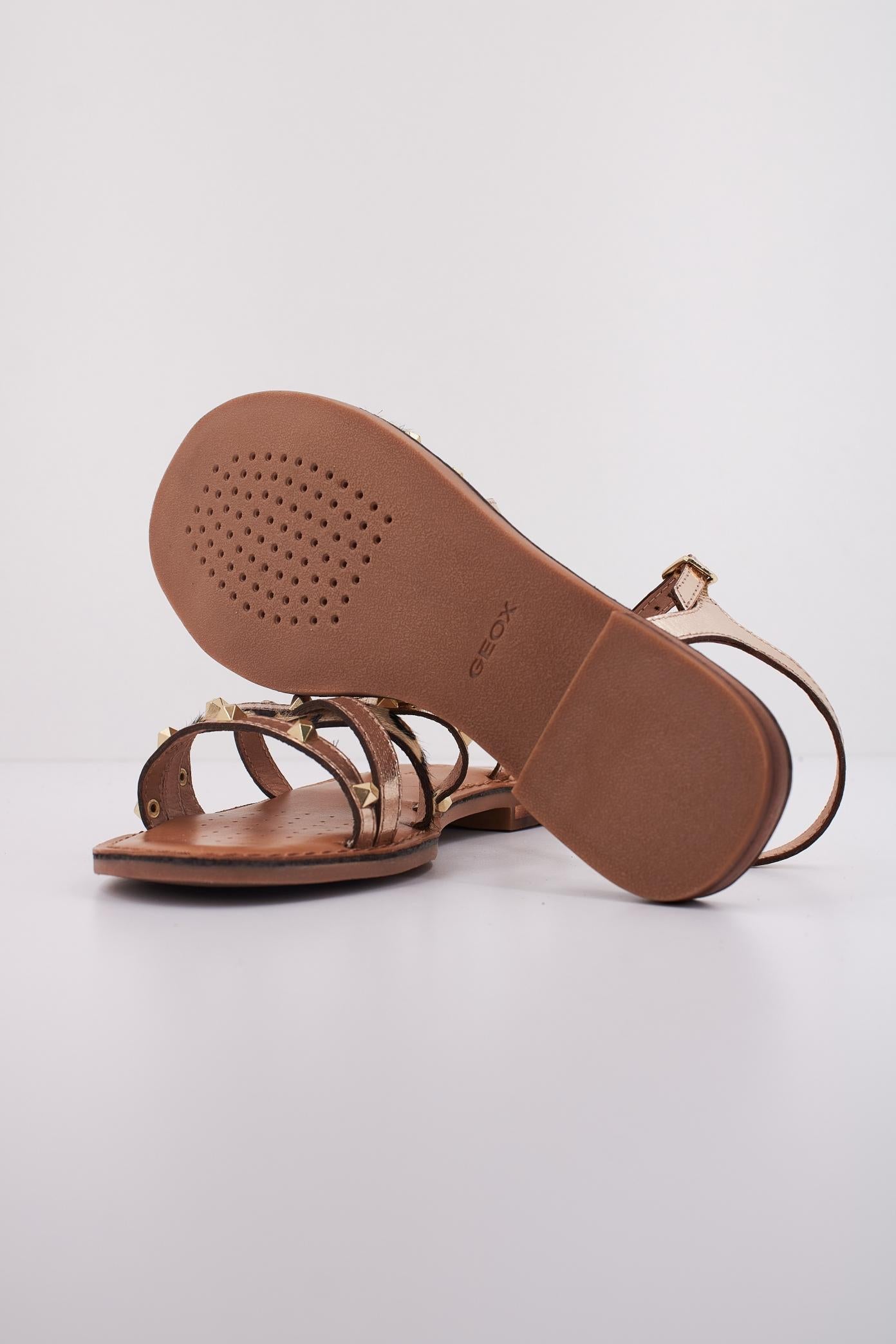 GEOX D MADDALUSIAC en color ORO (5)