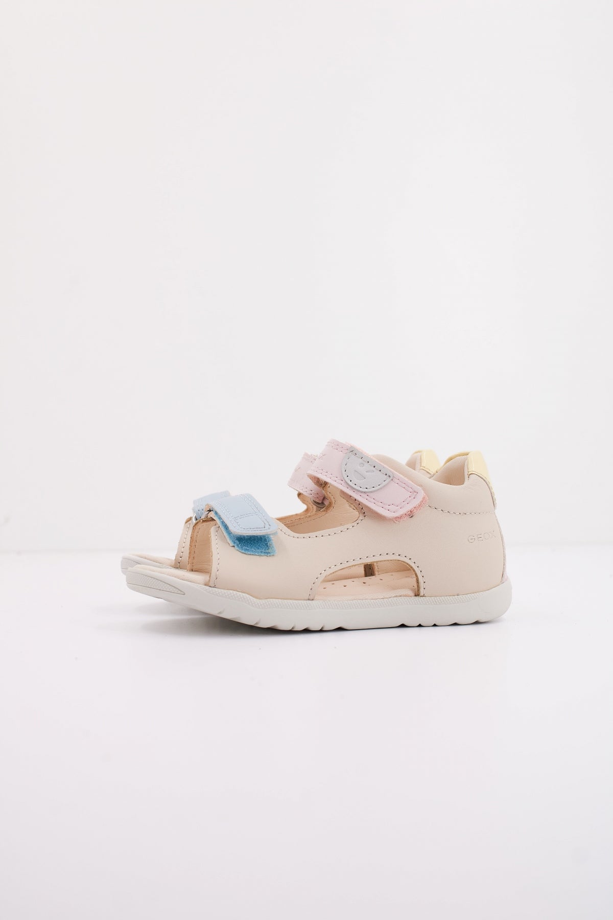 GEOX B SANDAL MACCHIA GIRL en color BEIS (1)