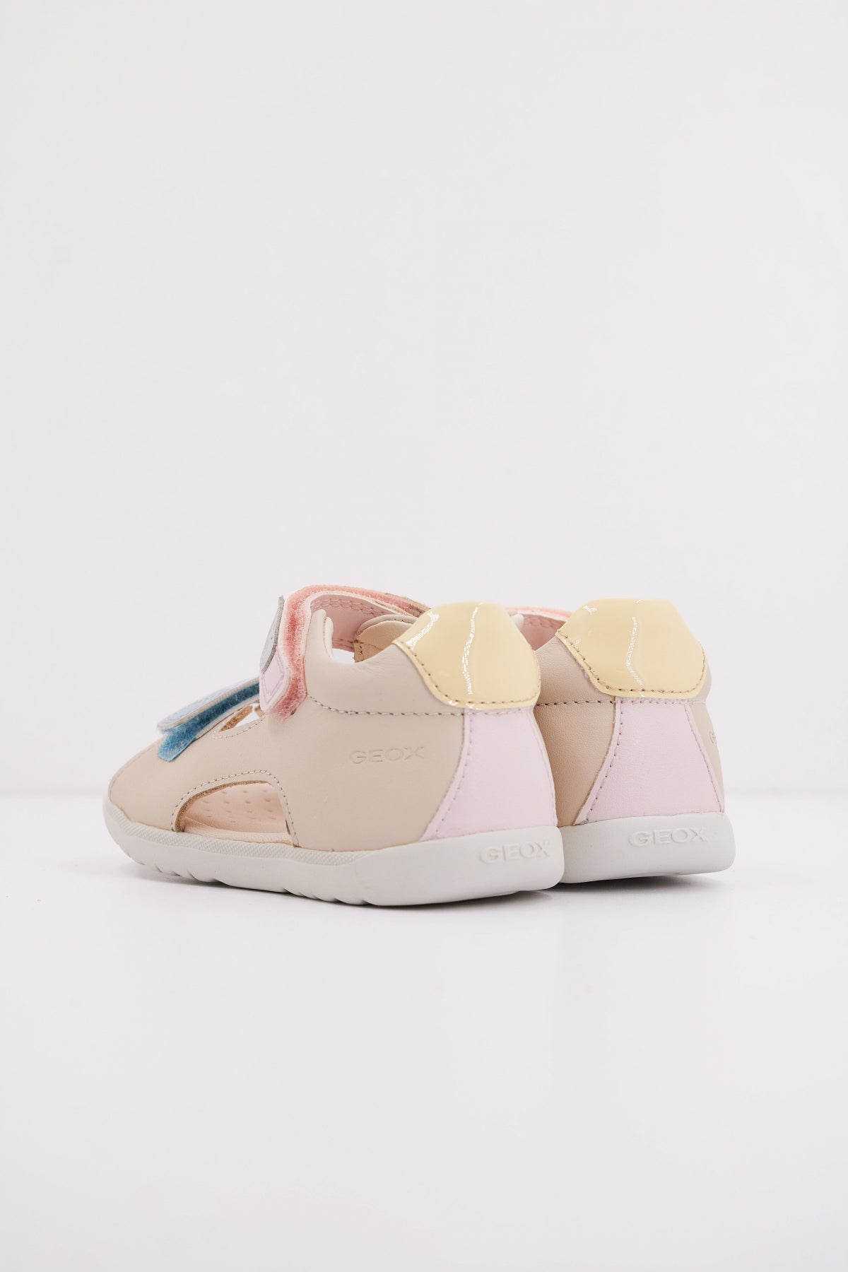 GEOX B SANDAL MACCHIA GIRL en color BEIS (4)