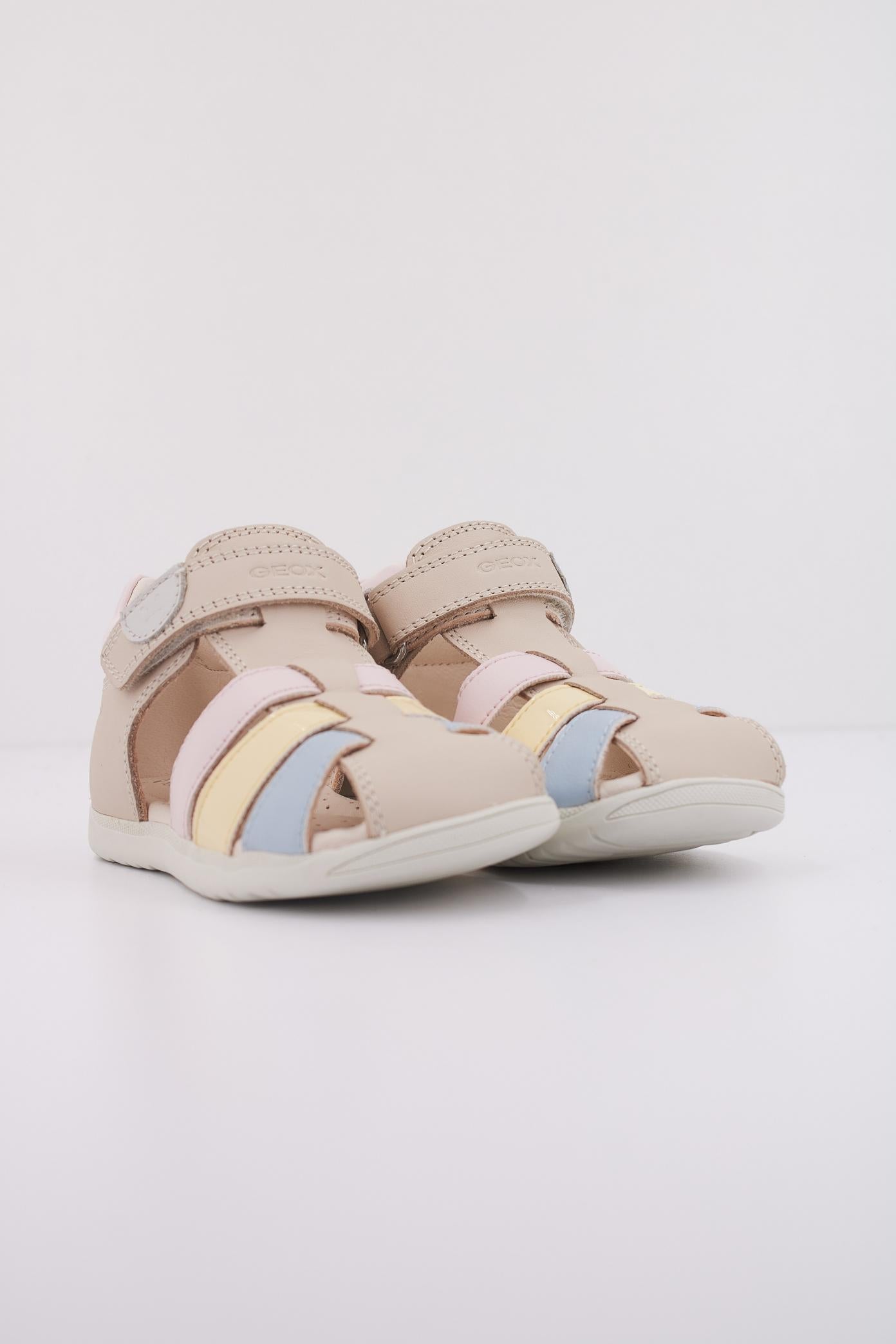 GEOX B SANDAL MACCHIA GIRL en color BEIS (2)