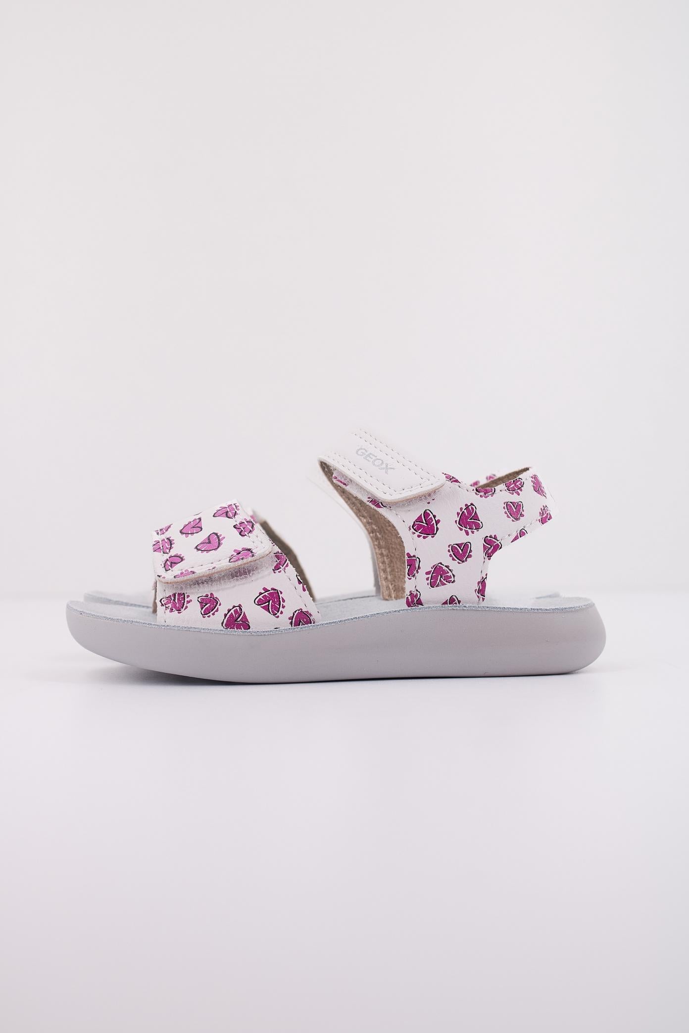 GEOX B SANDAL LIGHTFLOPPY en color BLANCO (1)